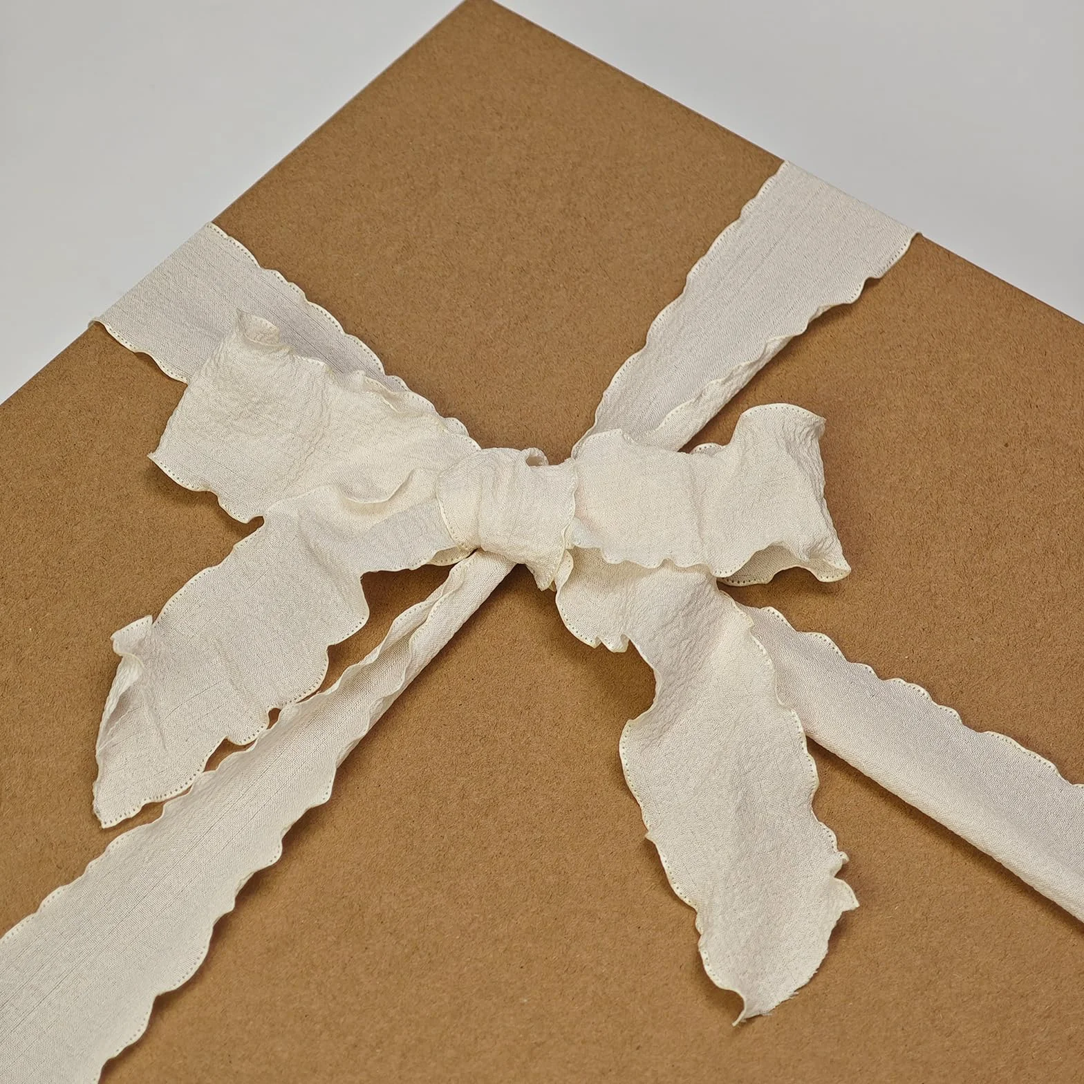 Tekhoho Caja de Regalo Grande Kraft 44x33x14cm, Caja de Regalo Rectangular Premium con Tapa para Presentes, Empaque de Regalo Navidad Boda Cumpleaños Fiesta, Estilo Rústico.