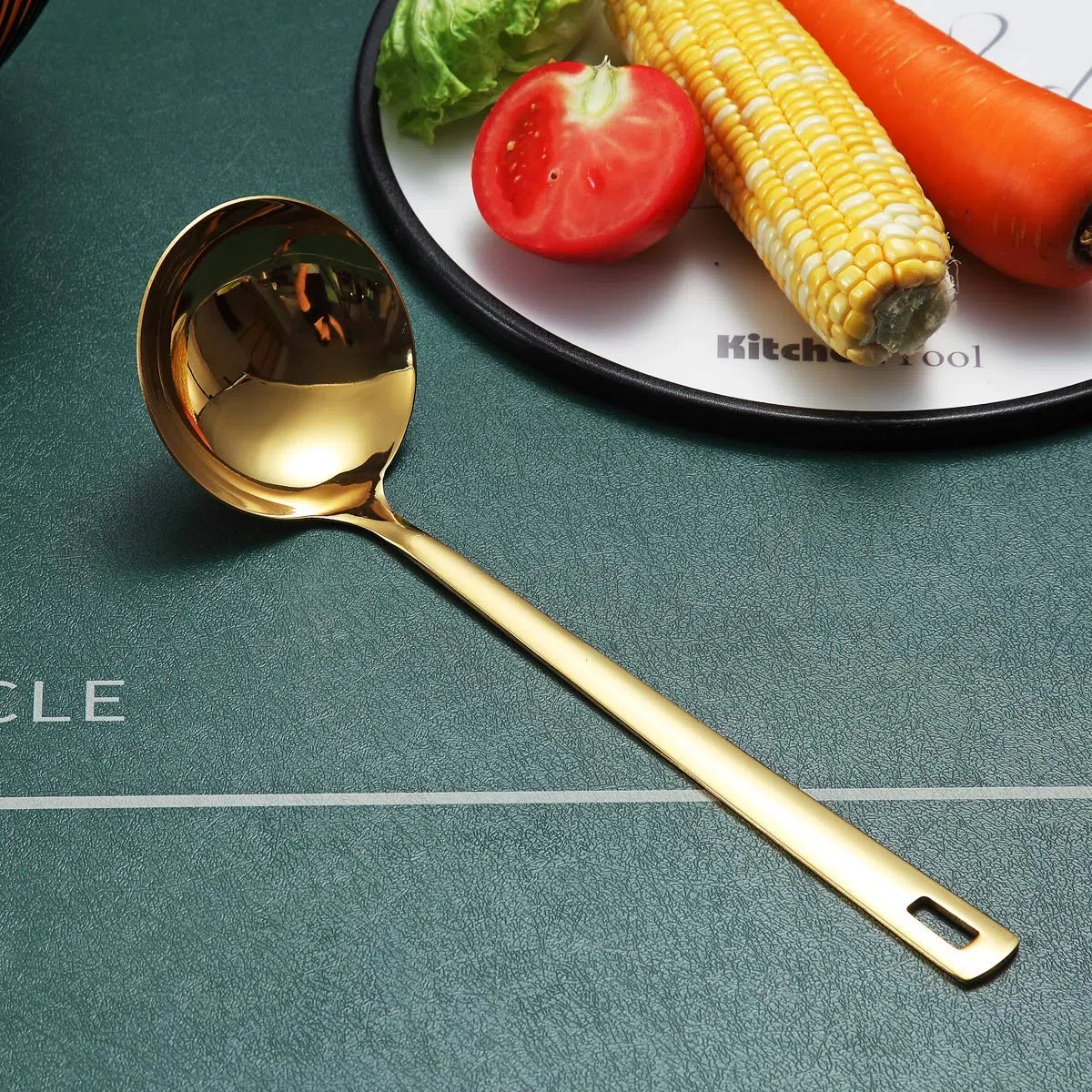 Berglander Cucharón dorado, cucharón de cocina de acero inoxidable con revestimiento de oro de titainium, cucharón de sopa, cuchara de metal para cocinar, apto para lavavajillas, fácil de limpiar