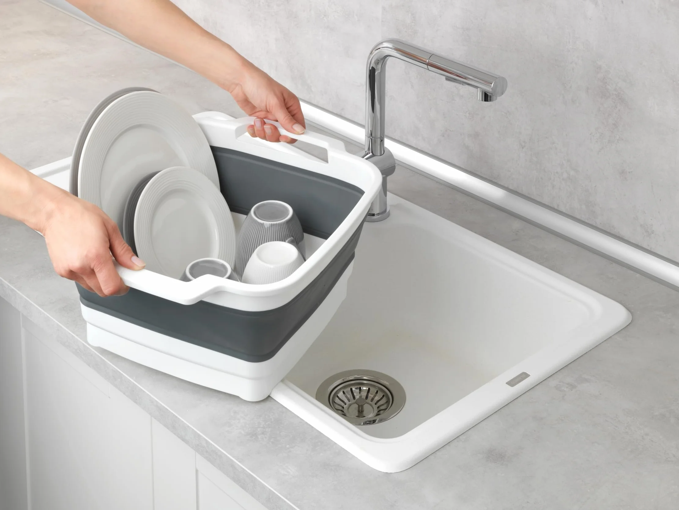 WENKO Barreño para fregar plegable Sira, fregadero plegable con tapón de vaciado integrado y asas para transporte, compacto, 8 litros, (An. x A x P) 39 x 18 x 32,5, gris/blanco