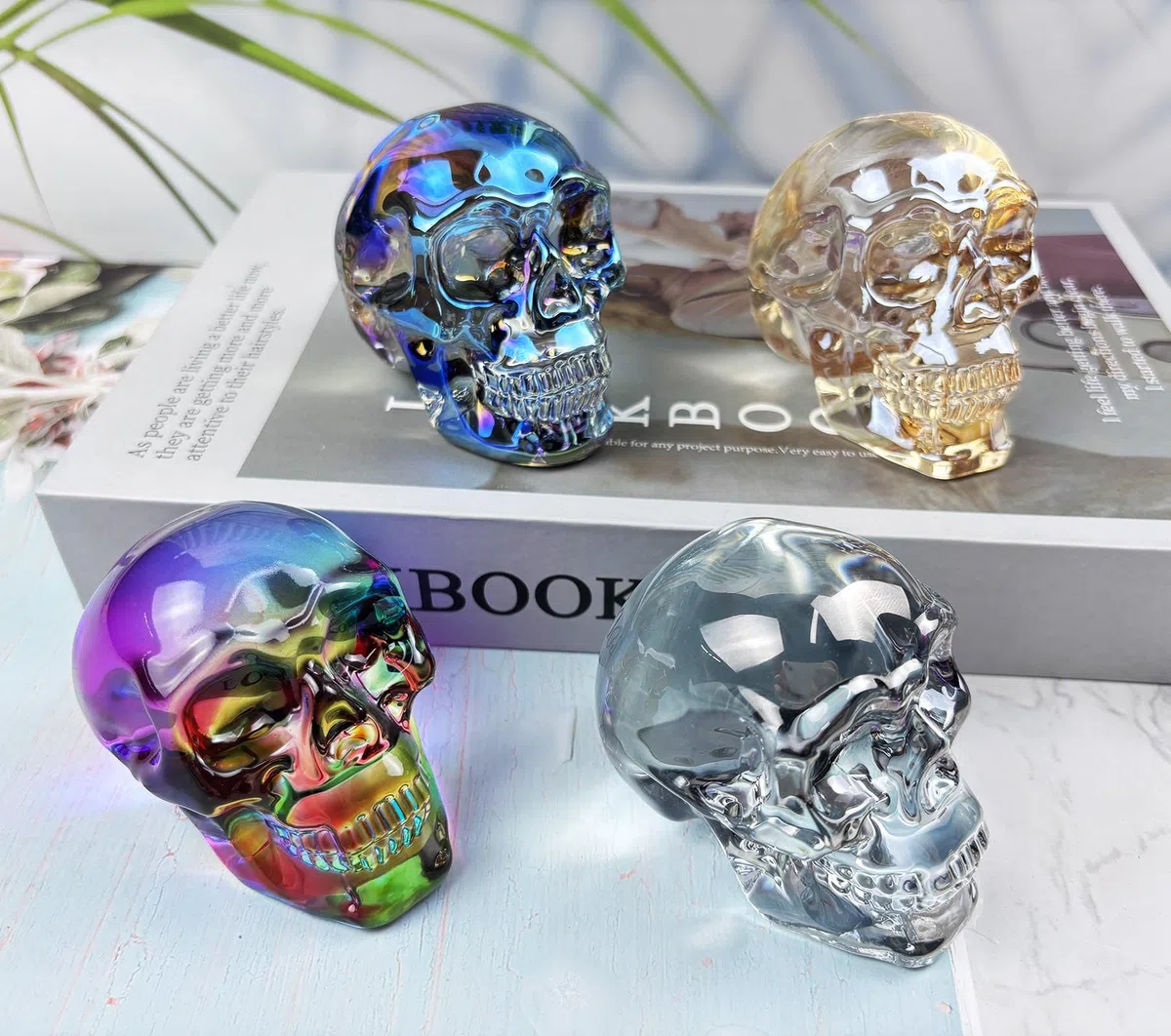 Estatuas de calavera de cristal, figuras de calavera K9, decoración de Halloween, regalos para mujeres, chapado en gris, 2.8 pulgadas