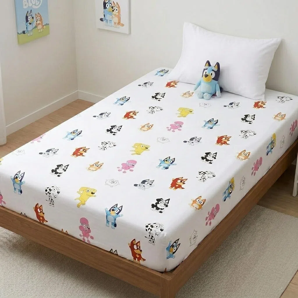 Sábana Bajera Ajustable Bluey Blanca 100% Algodón Suave | Sábana para Cama Individual con Esquinas Elásticas 90x200 + 25 cm | Sábana Infantil Oficial Bluey