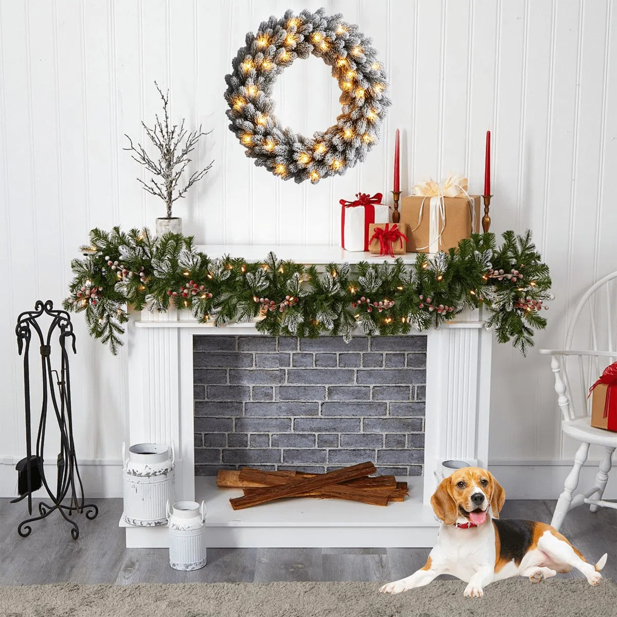 KOIUEYW Corona de 60cm para puerta de Navidad, corona de Navidad para la puerta principal con nieve artificial y LED, corona de adviento artificial creativa con luces, corona de Navidad artificial