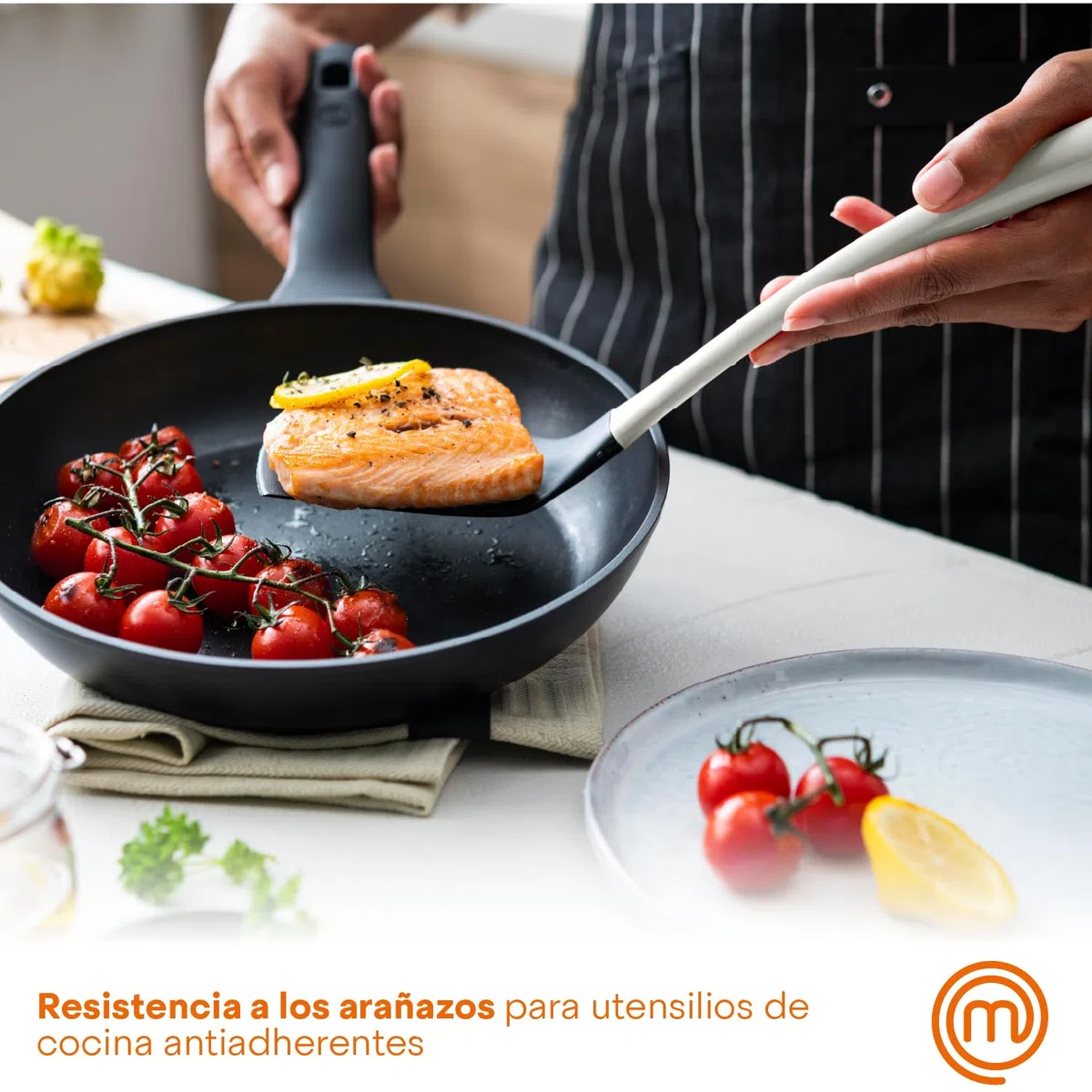 Masterchef Utensilios de Cocina con Cucharas, Espatula, Cazo para Sopa, Espumadera y Cucharon, Resistentes al Calor, Set Menaje, Accesorios Antiadherente, Gris