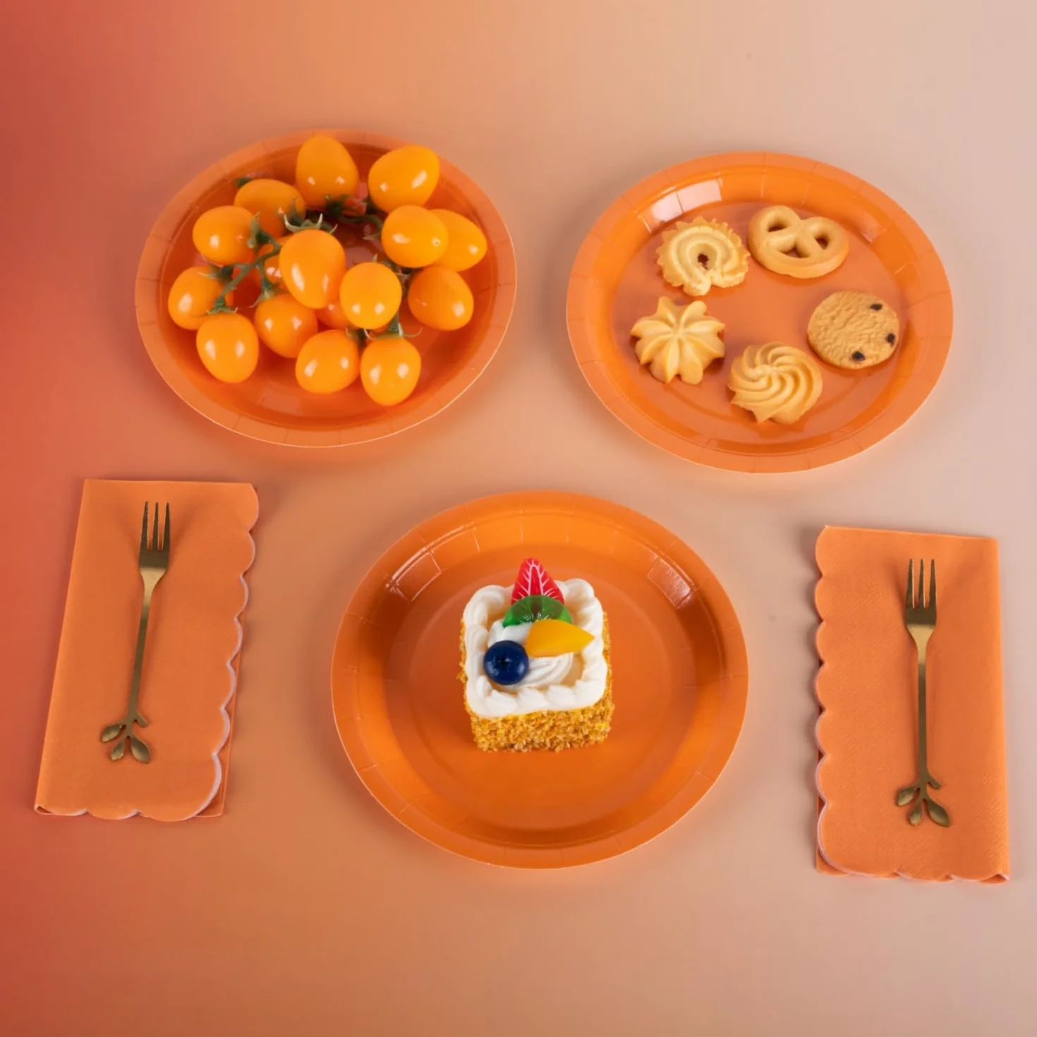 CEILIWEN Paquete de 100 platos de papel naranja – Platos redondos de 18 cm de color sólido para fiestas, cumpleaños, día de Acción de Gracias, Halloween, para catering y eventos (naranja, 7 pulgadas)