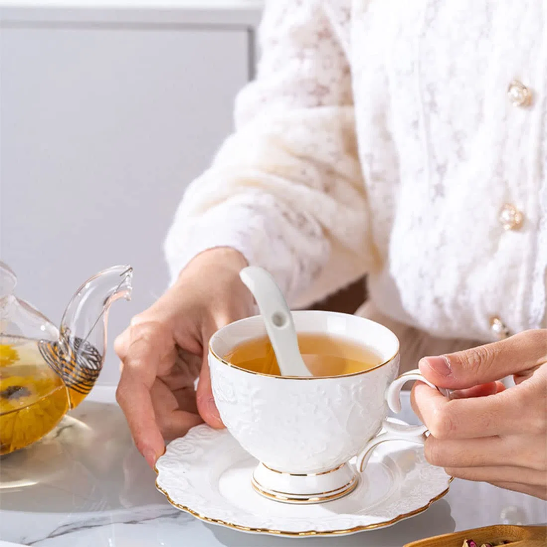 Juego de taza de té y platillo y cuchara, tazas de té de porcelana de hueso vintage, taza de té de rosa, juego de flores de rosa de 7.8 onzas