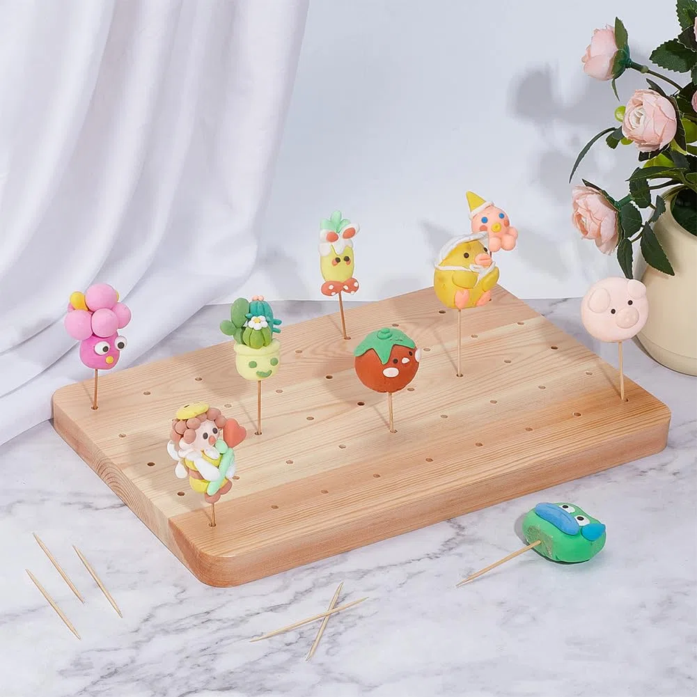PH PandaHall Pinchos de madera 45 agujero porta pinchos bandeja de presentación de alimentos para frutas Suministros de catering para aperitivos cócteles Picnic 17,8 x 27,6 cm Mocasín