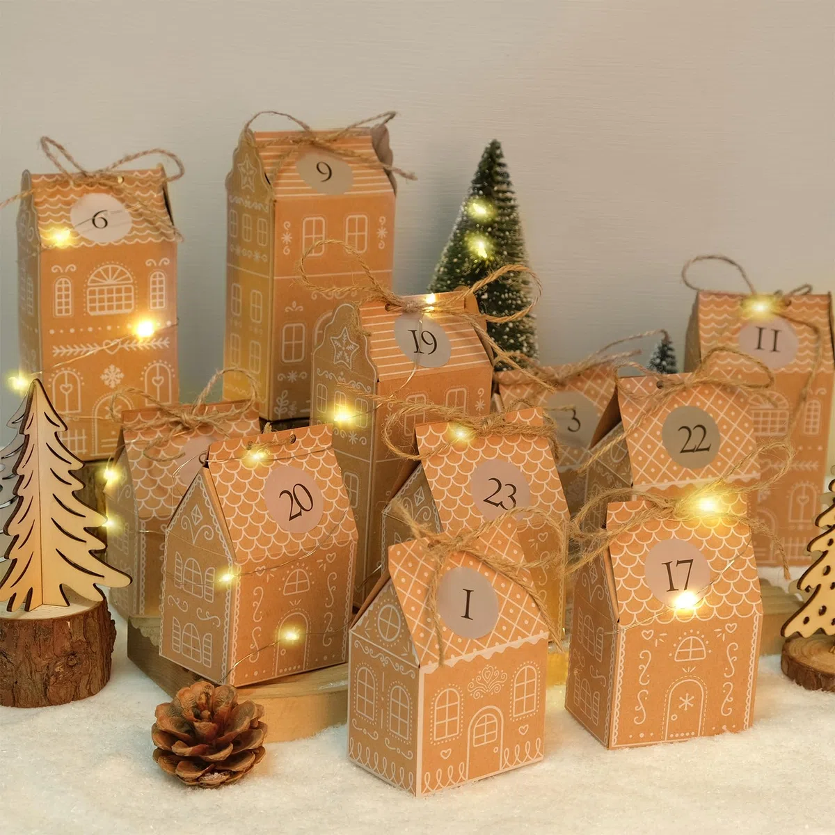 RUBY Calendario de Adviento para rellenar – 24 casitas de jengibre DIY con luces LED, cuerda de yute, pegatinas numeradas – Reutilizable para la familia