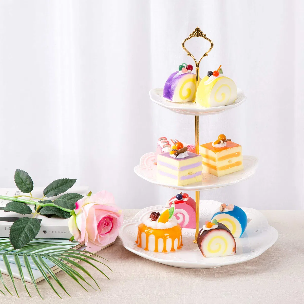 VIVILINEN Soporte de Pastel de 3 Niveles, Soporte de Torre de Postre de cerámica, Juego de exhibición de Servidor de Comida para Fiestas (Redondo-Blanco)