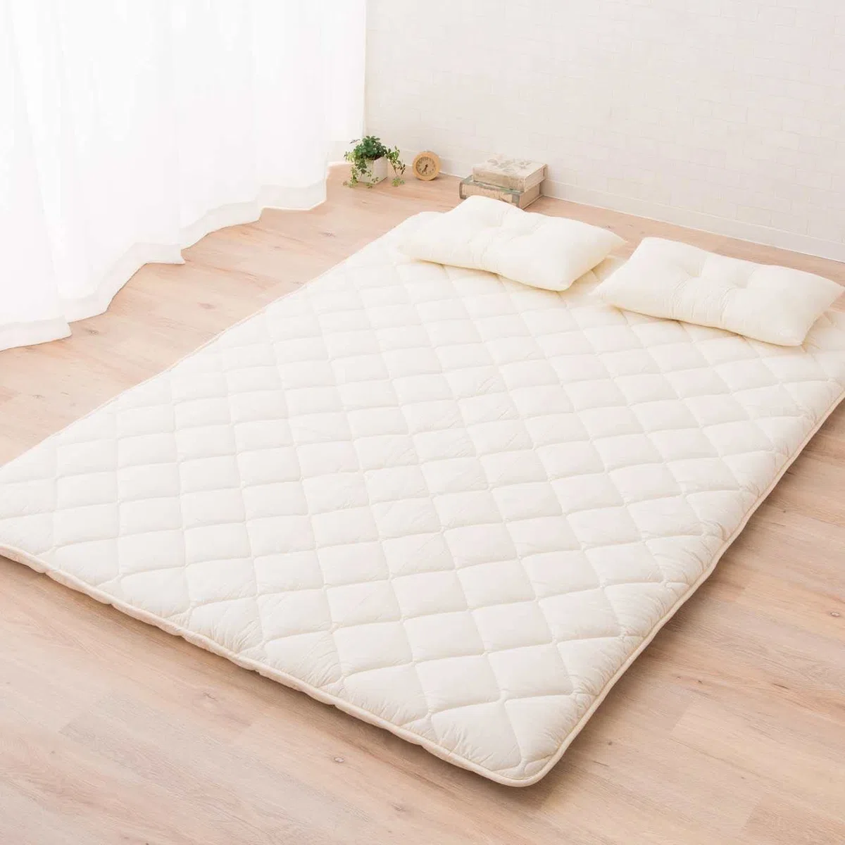 EMOOR Conjunto de Futón Japonés Plegable (Japanese Folding Futon Mattress) Colchón, Edredón y Almohada CLASSE 160 x 200 cm Fabricado en Japón Blanco, Algodón Cama Dormir en el Suelo Tatami