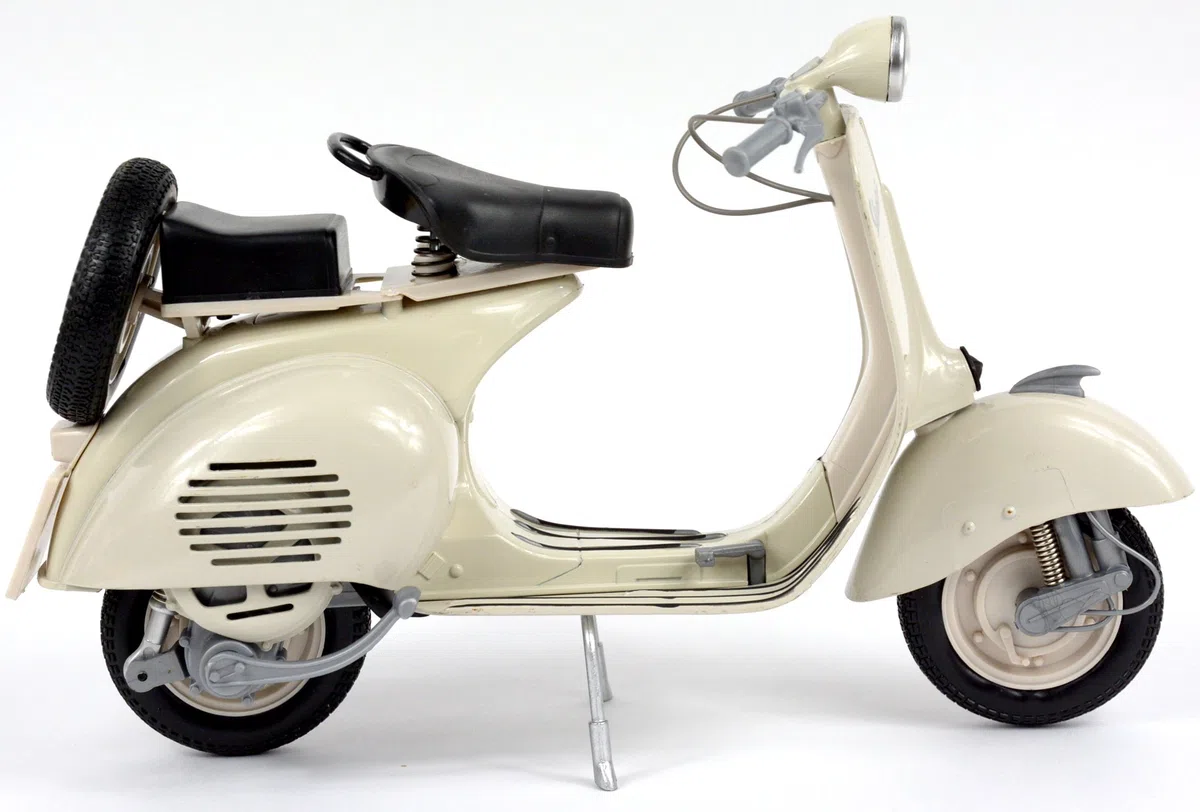 1 : 6vespa Piaggio 150vl17 New R
