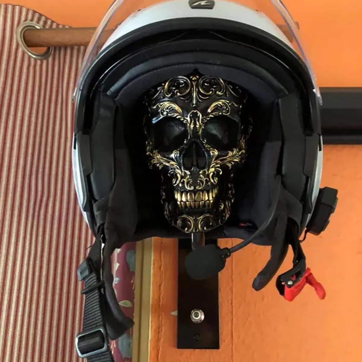 Soporte de calavera para casco de motocicleta, soporte de pared para almacenamiento de casco, estante de resina para abrigos, gorras, pelotas de béisbol y casco de rugby