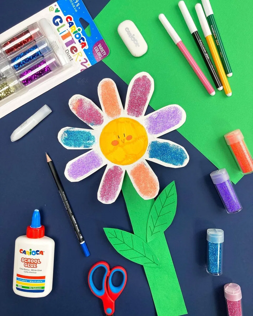 Carioca - Caja Regalo Manualidades Glitter, Set Pinturas Purpurina | Maletín Creativo De 39 Piezas Con Efecto Brillante, Contiene Plantillas Y Pegamento Glitter, Ideal Para Manualidades