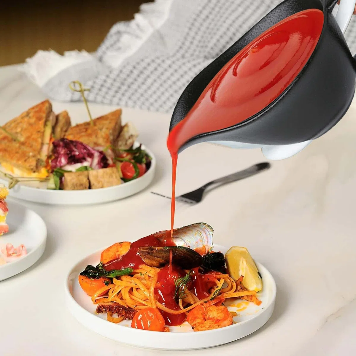 Recipiente para salsas de porcelana de 280 ml, recipiente para salsas con asa, salsera con vertido de labios, cuenco para servir, adecuado para salsa, crema, aderezos para ensaladas, caldo de leche,