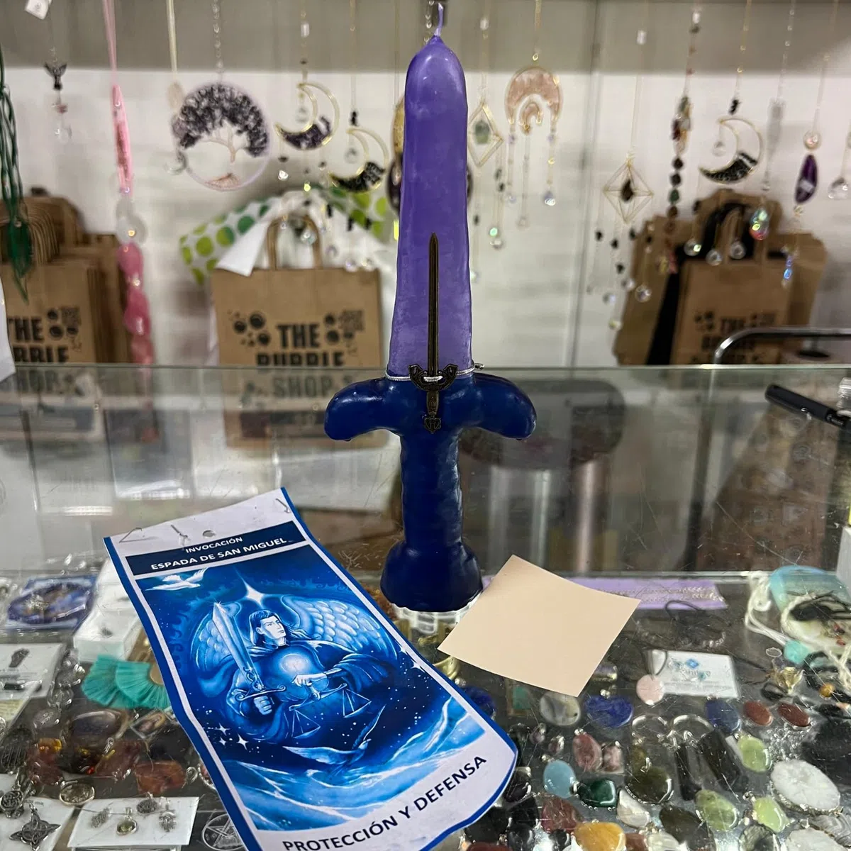Ritual Espada del Arcángel Miguel para Protección y Defensa | Rito de Invocación a San Miguel Arcángel con Velón, Amuleto de Espada y Pergamino para Proteger a los Nuestros y Brindar Defensa.