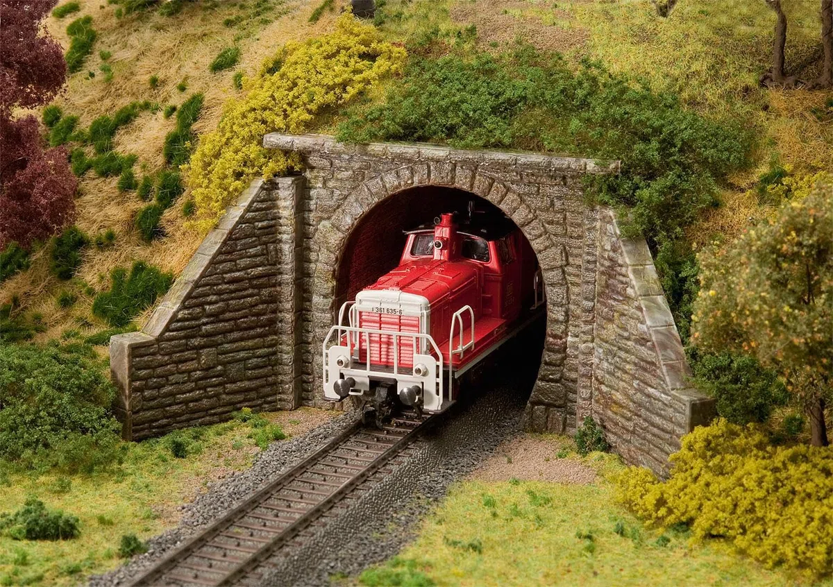 Faller 120558 - Entrada de túnel para locomotora de vapor (1 vía) [importado de Alemania]