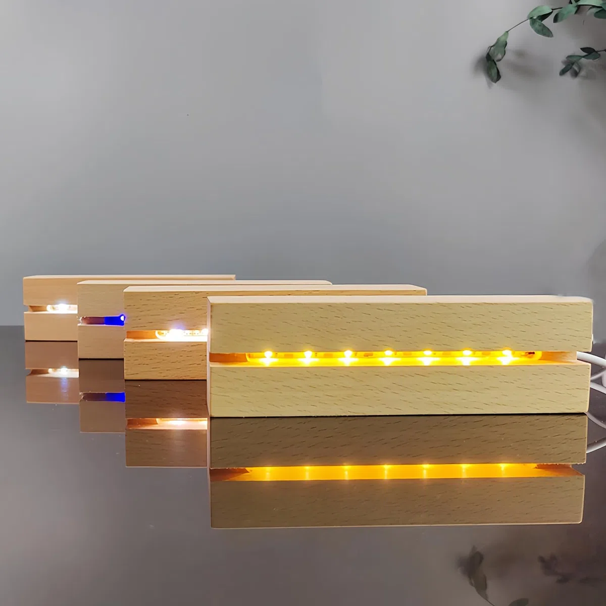 4 piezas de base de exhibición de luces LED: base de iluminación de madera rectangular multicolor, soporte de luces LED de escritorio USB para placa de acrílico de 5 mm de grosor, placa de