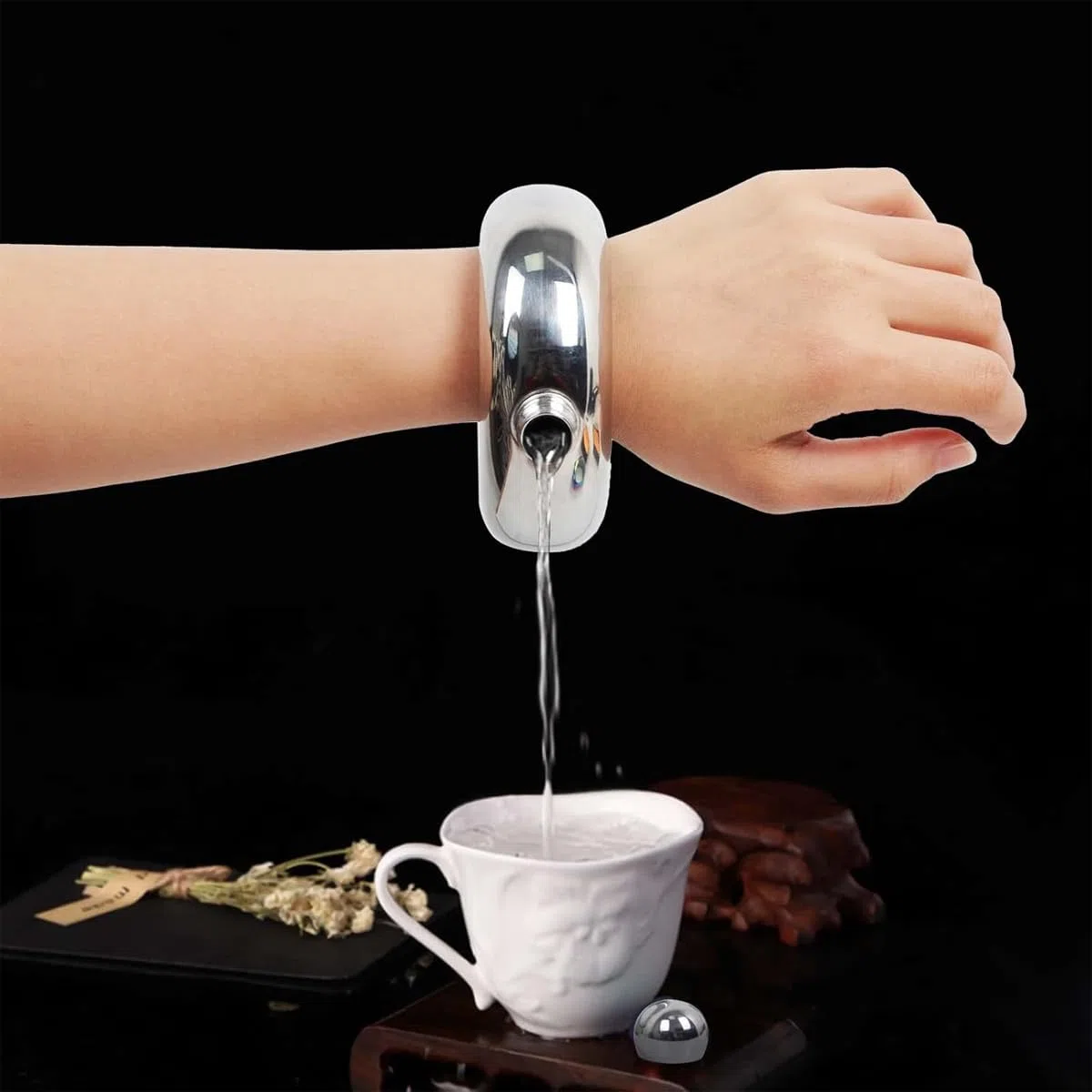 Petaca de Pulsera de 3.5 oz con Tapa de Cristal, Ideal para Bodas, Fiestas, Bares y acampadas.