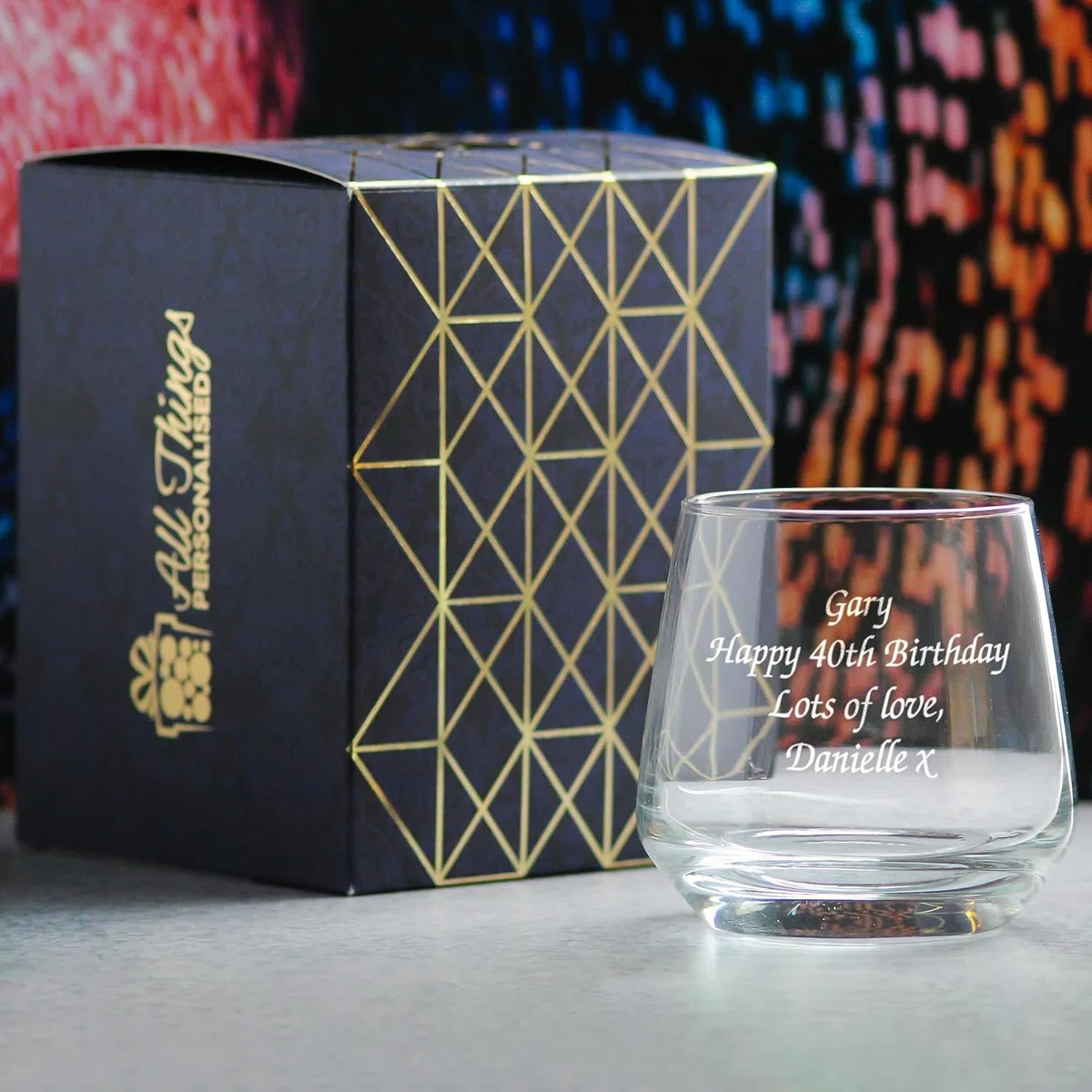 All Things Personalised Vaso de Whisky Personalizado 345 ml - Copa Whisky Grabado Láser con Nombre y Mensaje - Regalo para Cumpleaños, Vatertag, Navidad - Apto Lavavajillas, con Caja de Regalo