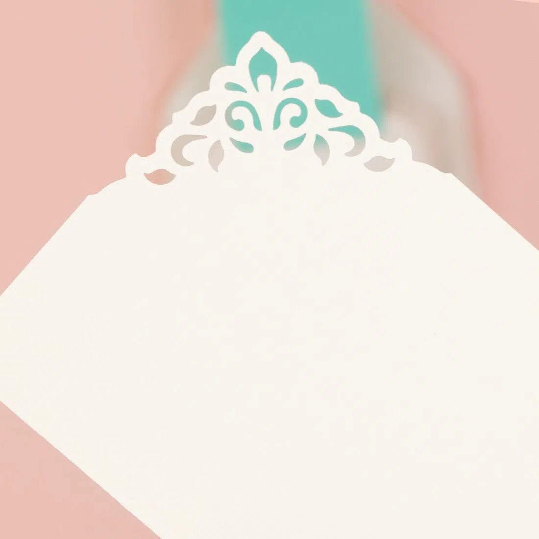 Craftelier - Perforadora de Esquinas con Forma de Filigrana de Palanca a Presión para Realizar Troquelados en Papeles y Cartulinas | Especial para Scrapbooking | Tamaño de la Forma 40,5 x 40,5 x 62 mm