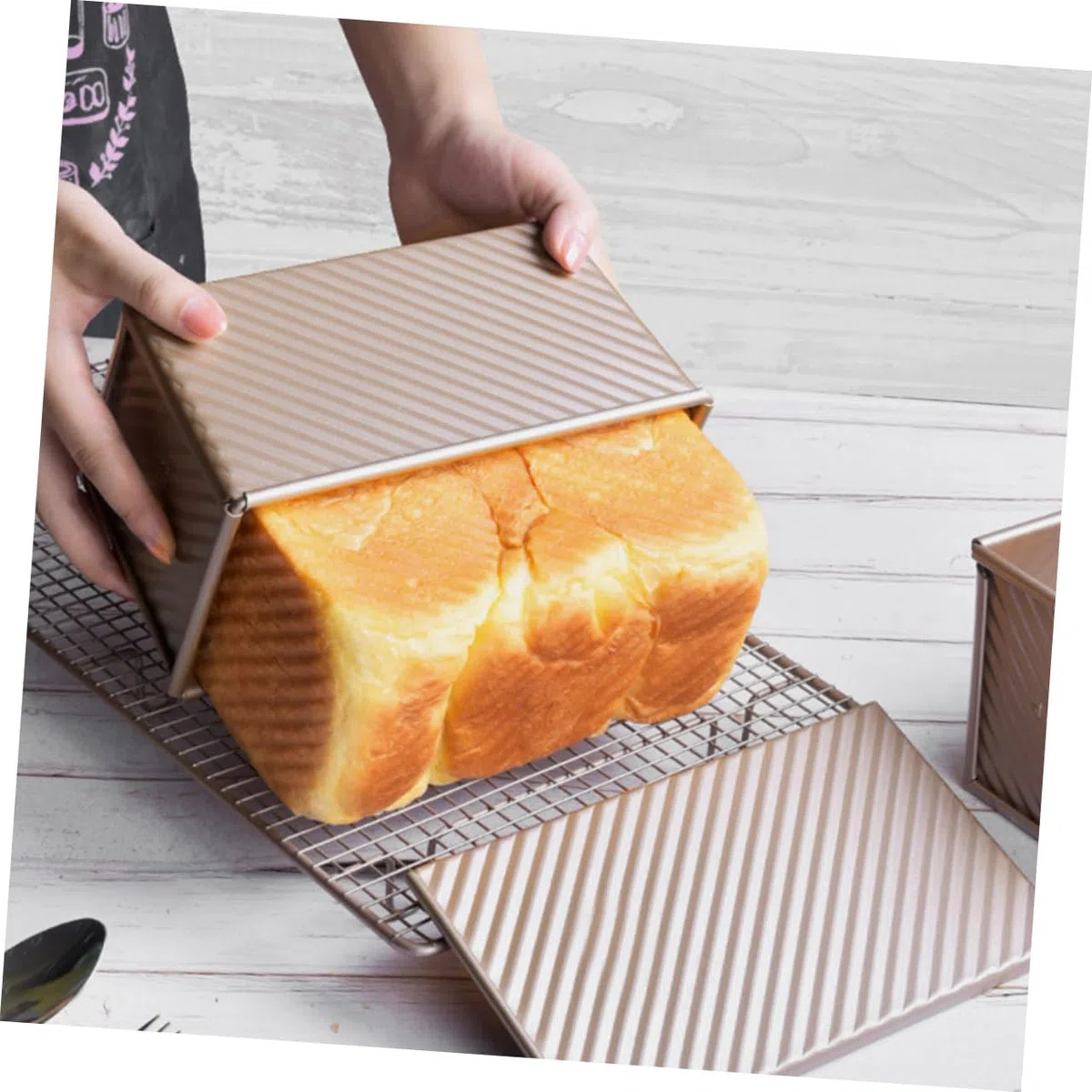 LIFKOME 1 Pc Caja para hornear tostadas molde para pan antiadherente lata de pan de plátano sarten parrilla onda utensilios para hornear caja de tostadas bandeja de pan