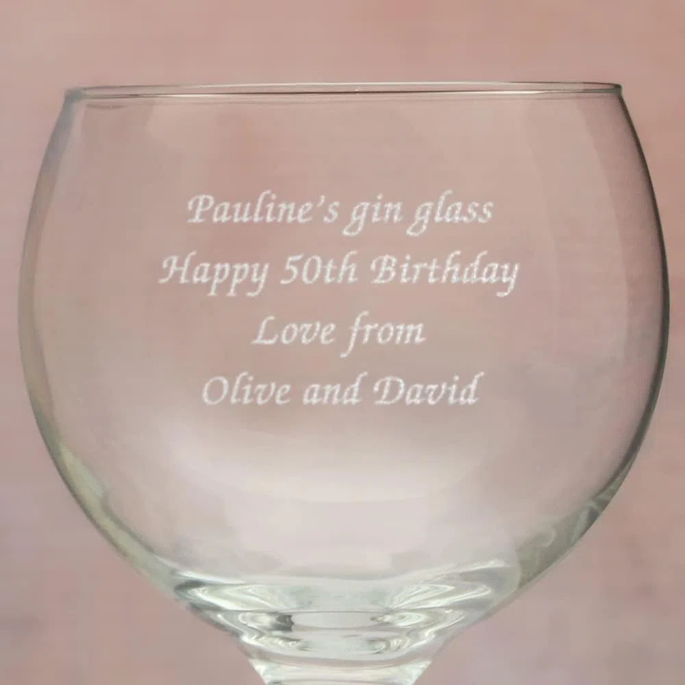 All Things Personalised Copa Gin Tonic Personalizada 640 ml - Gin Vaso Balón con Grabado Láser, Nombre y Mensaje - Diseño Copa también para Cócteles - Regalo Original Hombre y Mujer, Caja de Regalo