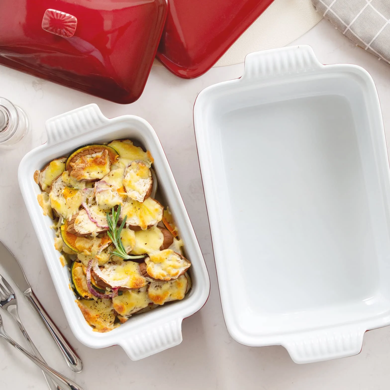 Vancasso serie Blossmo Molde Rectangular con Tapa, Fuente para Horno1800 ml, 31,5 x 18 x 7,3 cm Rojo
