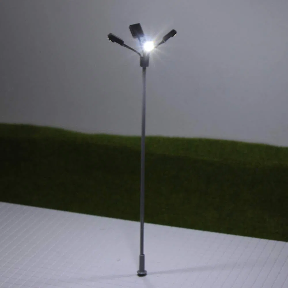 Evemodel LSL04 5pcs Model Railway Playground Lamps Garden Street Lights Yard OO/HO Scale