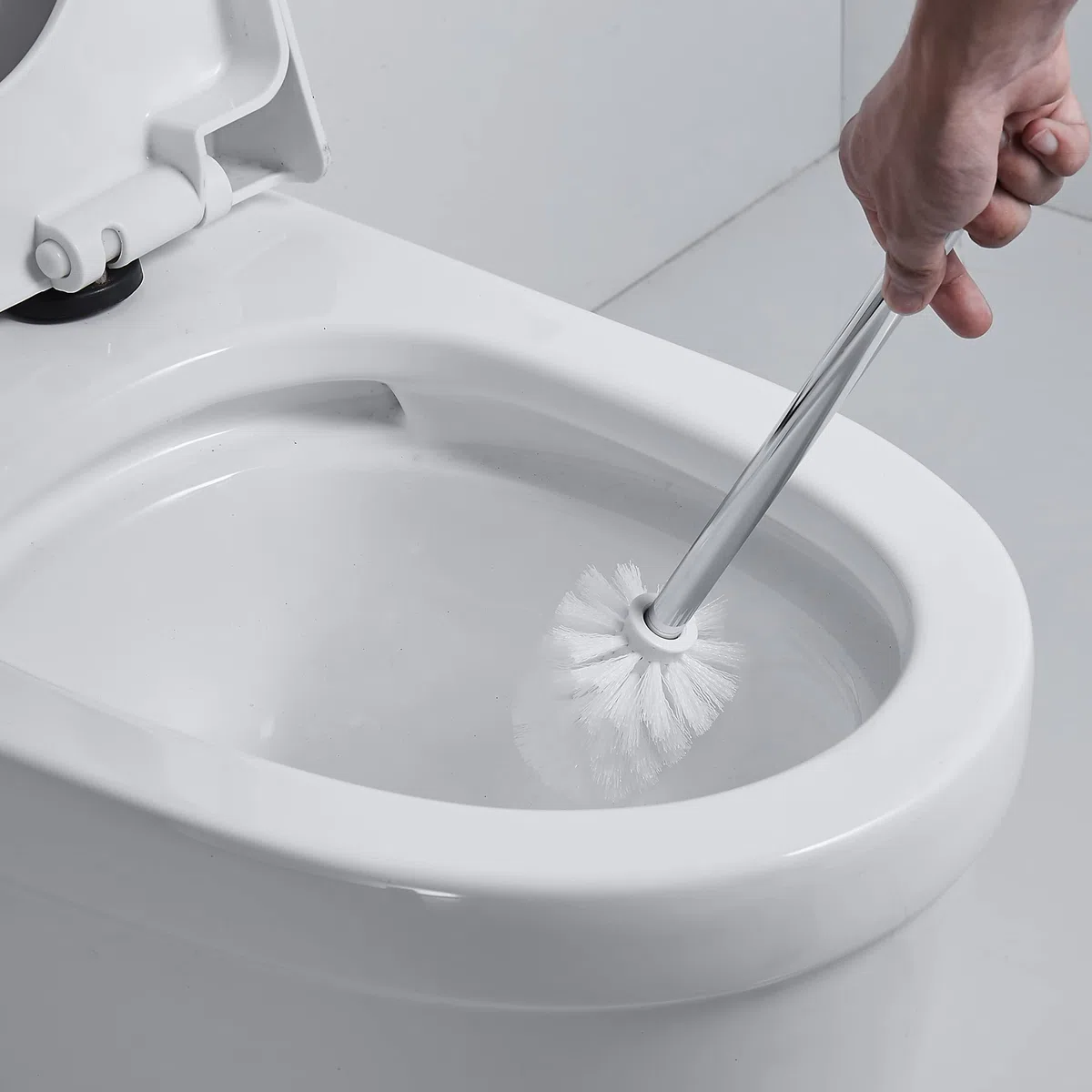 Escobillas de Baño Pared sin Taladro Escobilla WC Cromo Aceros Inoxidable con Adhesivo Soporte Escobilla de Pegar Escobillero Baño con 2 Cepillo Inodoro Blanco y Portaescobillas de Vidrio
