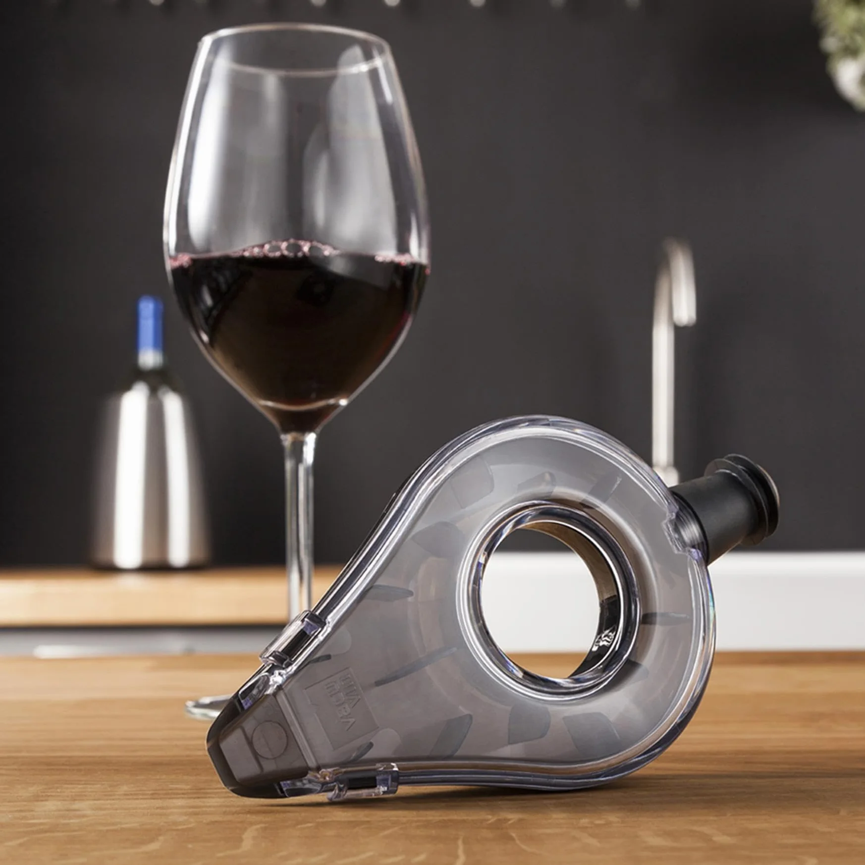 Vacu Vin 1854660 - Aireador de Vino, Color Negro