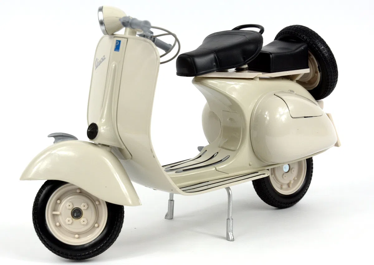 1 : 6vespa Piaggio 150vl17 New R