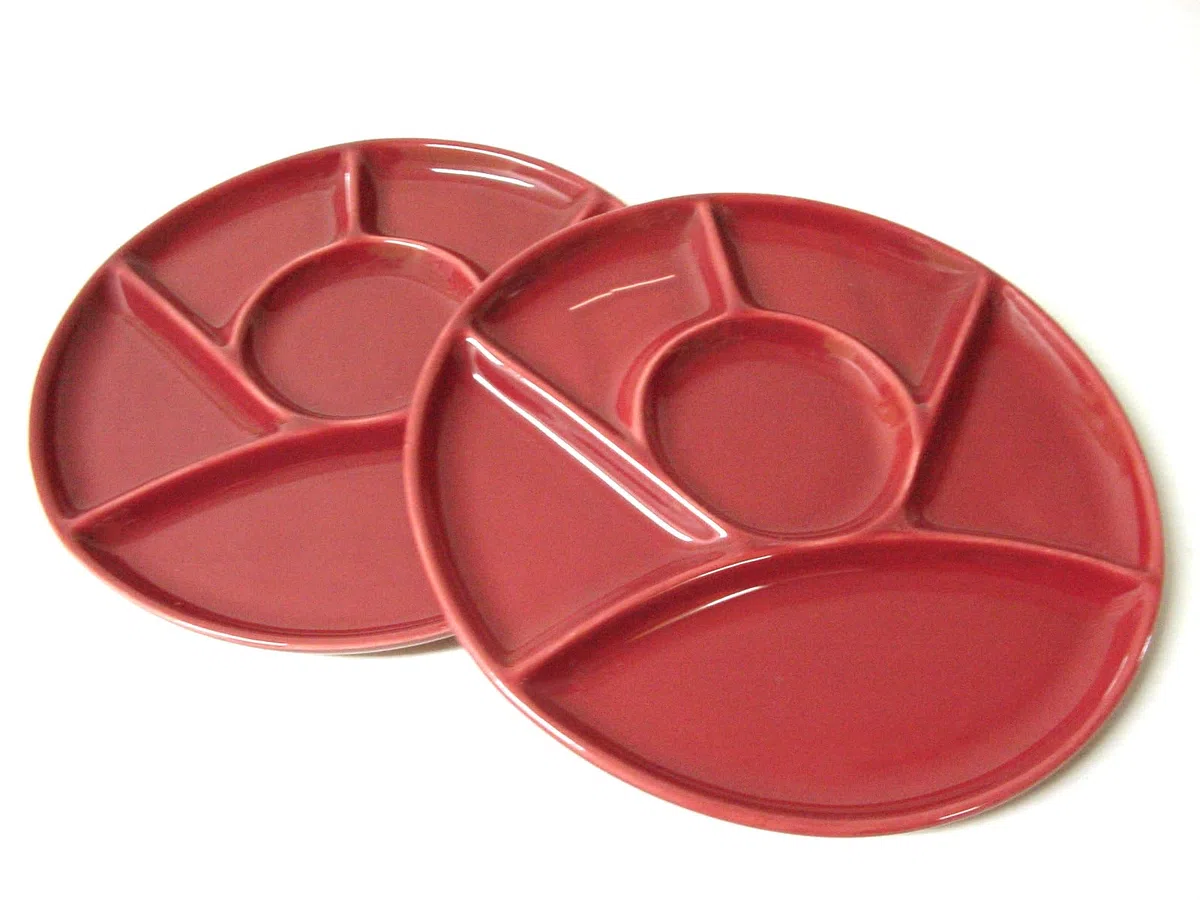 PLATO SALSERA SALSA ENTREMESERO CERAMICA FONDUE 6 DIVISIONES ROJO (LEER ANTES LA DESCRIPCION DEL ESTADO DE ESTE ARTICULO)