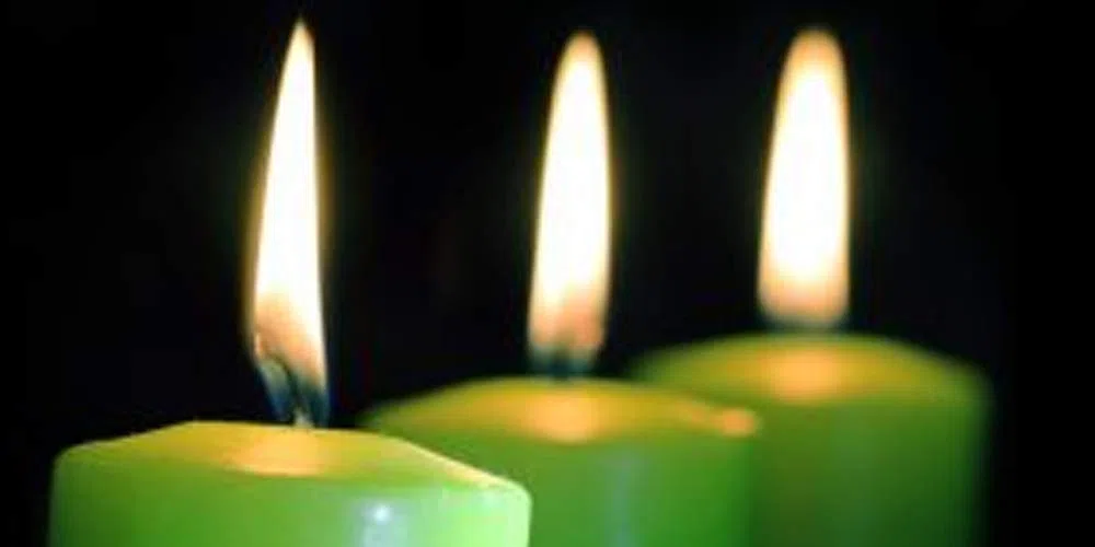 MGE - Velas Perfumadas - Velas Decorativas - Velones Aromáticos - Velas para Ambientar el Hogar - Velas Pilar - 12 unidades - Fabricado en España (Verde - Melón-Sandía)