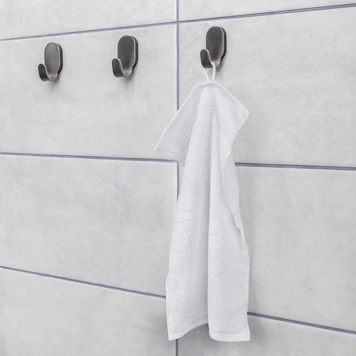 Utopia Towels - Set Premium de 10 Toallas para Invitados, 30 x 50 cm, Cara y Manos con Gancho, Altamente Absorbentes, 100% Algodón (Blanco)