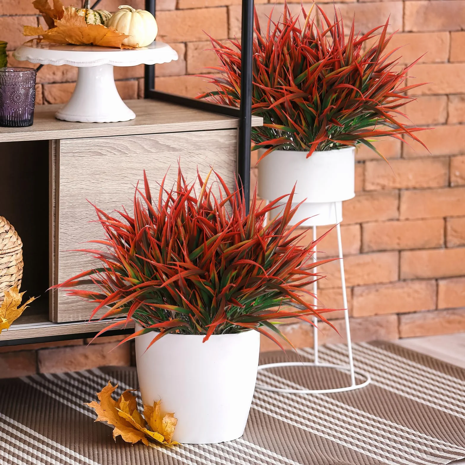 8 Pcs Plantas de Césped Artificial, Tallos de Césped Artificial para Exteriores, Arbustos de Plástico de Imitación Resistentes a los UV para Decoración de Ventanas, Patio de Jardín(Rojo)