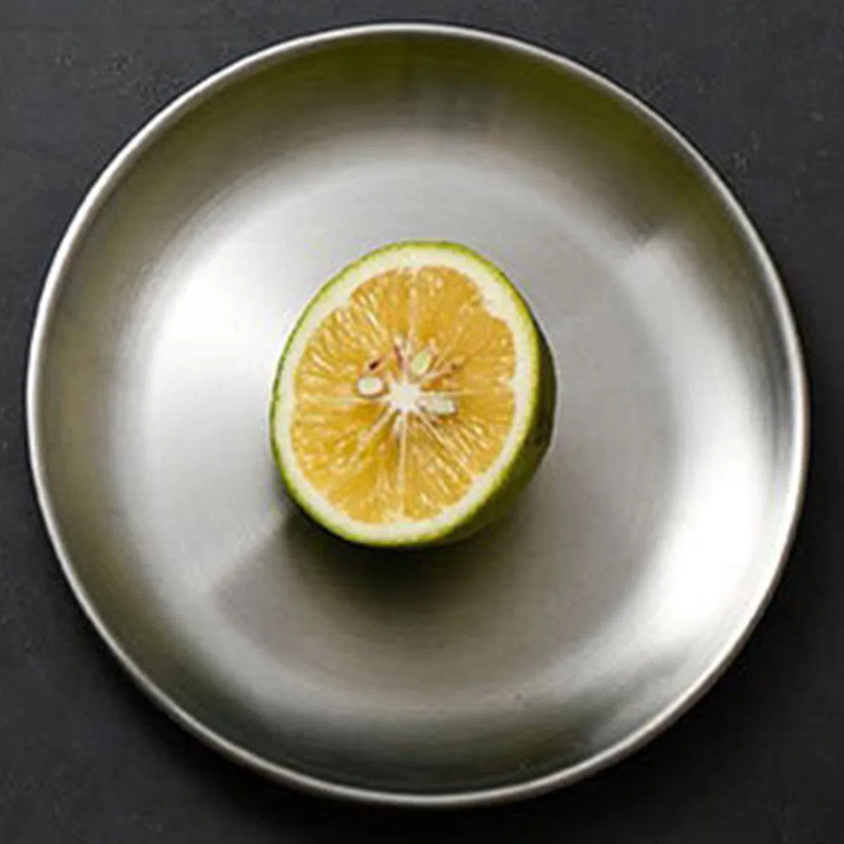Plato de Acero Inoxidable, Plato Redondo Reutilizable 30cm para Cocina, Camping, Picnic, Plato Metalico para Servir Postres Pizza Comidas, Apto para Lavavajillas, Bandeja Termica