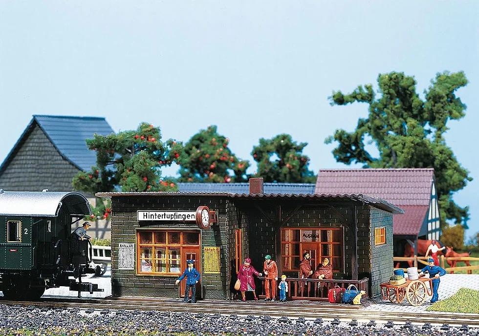 Faller - Edificio de Negocios y oficinas de modelismo ferroviario H0 Escala 1:87