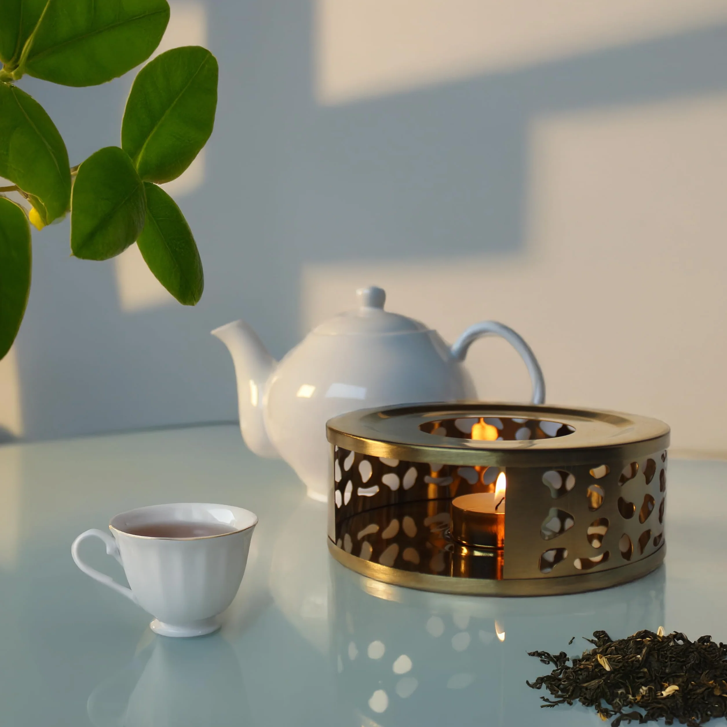 Calentador para Teteras y Cafeteras de Acero Inoxidable [Ø 15 cm, Negro], Calentador de Té con Portavelas, Diseño Elegante, Resistente a los Arañazos y Apto para Todos los Tamaños