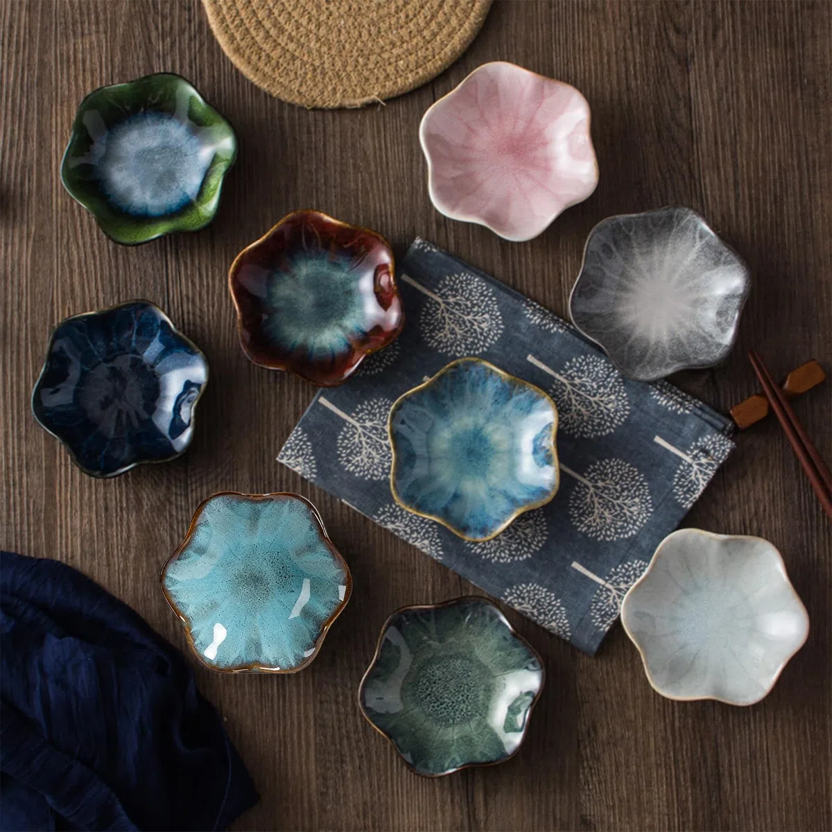 Soporte para cucharas de cerámica con hoja de loto (azul oscuro)
