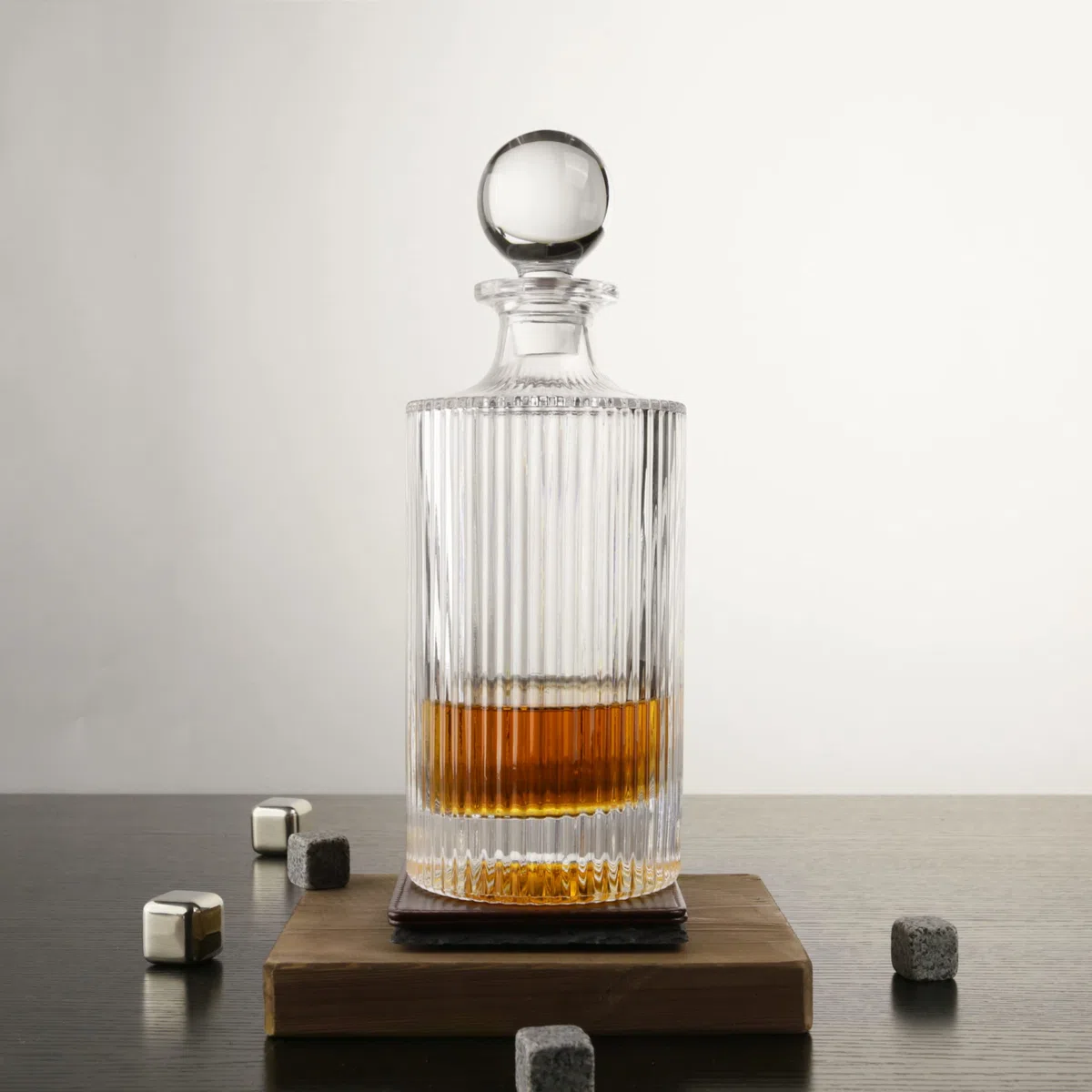Decantador de whisky y tapón de cristal de 27 onzas para whisky, bourbon, brandy, licor y ron