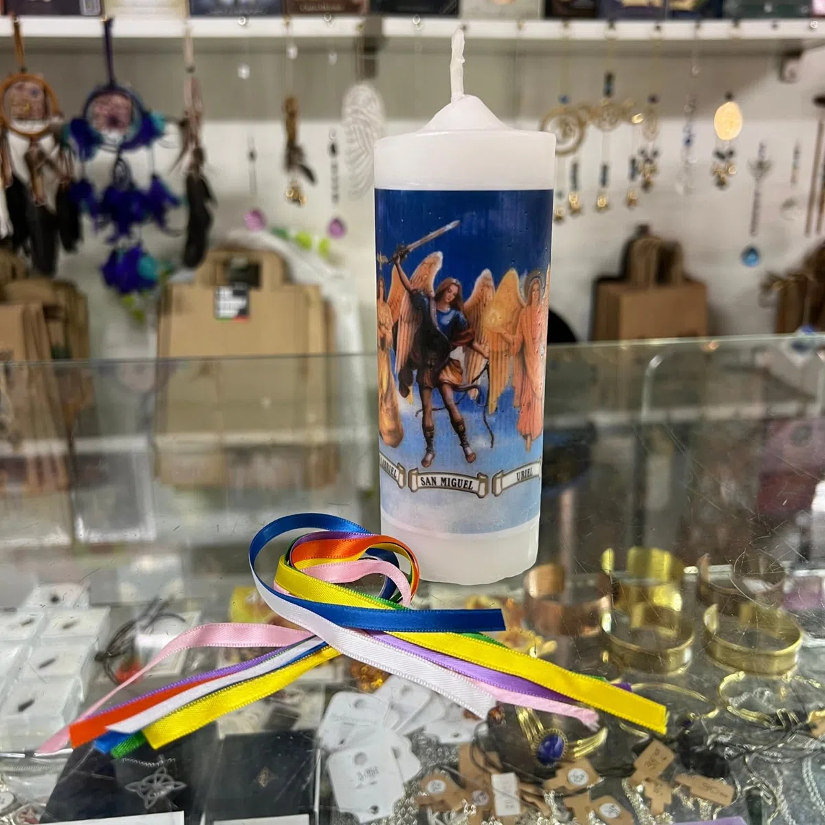 Velón de los Siete Arcángeles para Cualquier Petición | Vela Ritualizada para Pedir tus Deseos a los Arcángeles Miguel, Gabriel, Rafael, Chamuel, Uriel, Jofiel y Zadquiel.