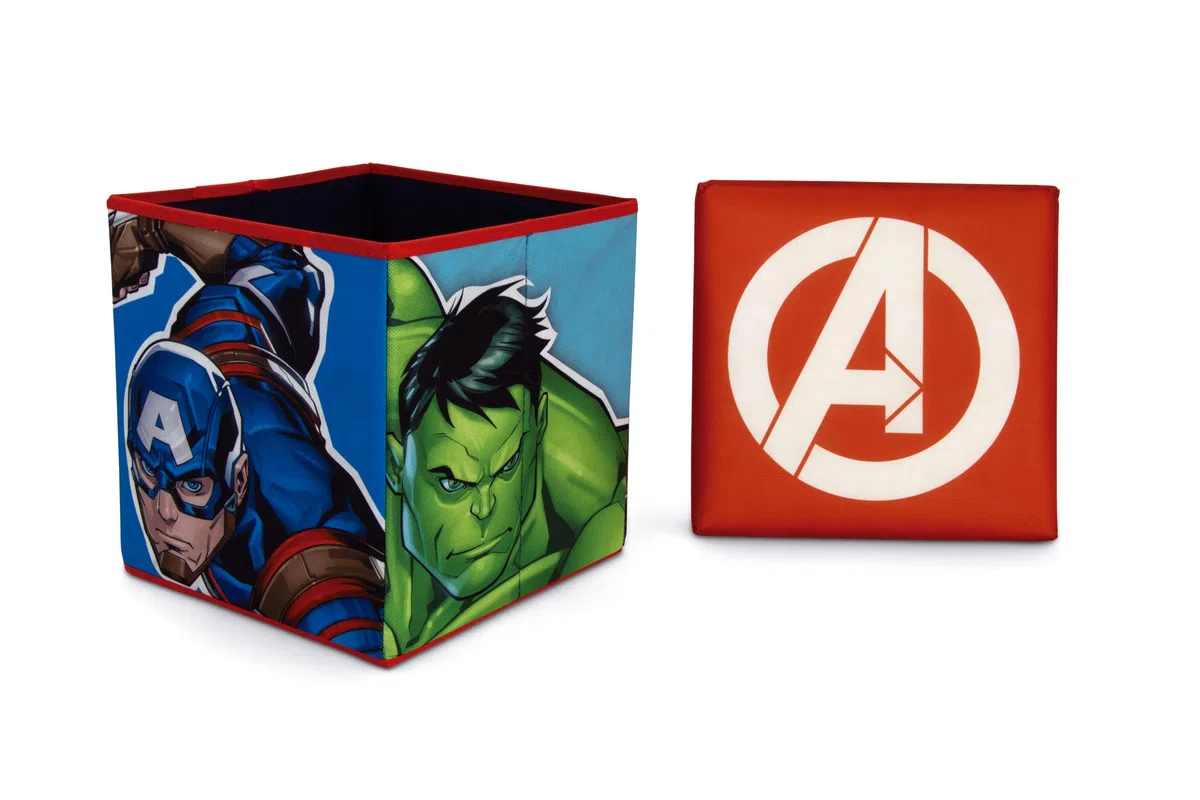 ARDITEX - Cubo plegable infantil Avengers con tapa acolchada y función de asiento - Licencia Oficial Marvel - 30x30x30 cm - Caja decorativa con Capitán América, Hulk, Thor e Ironman