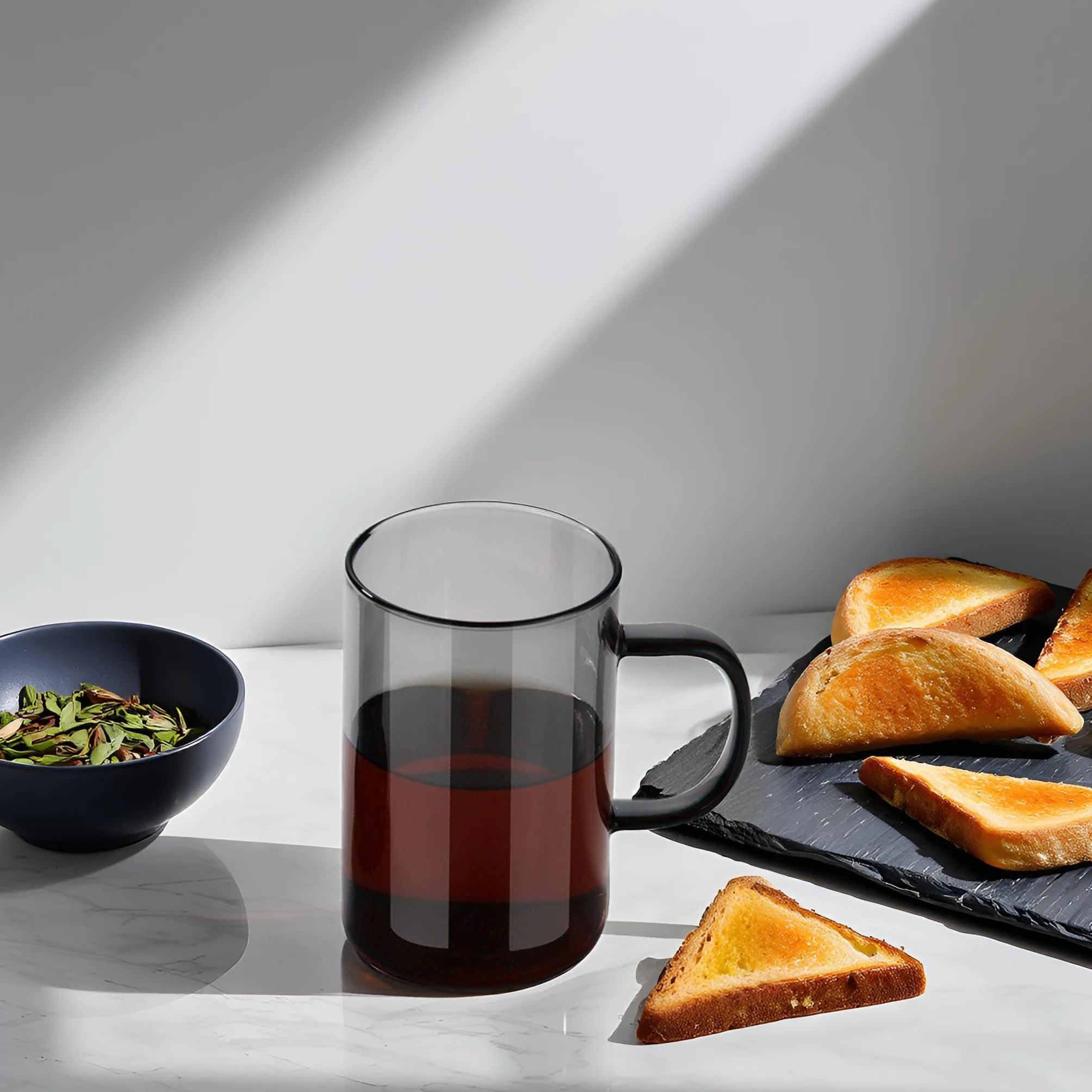 ecooe 500 ml Taza de té de cristal negro con colador y tapa, vaso de té con asa, taza de té de borosilicato con filtro de té