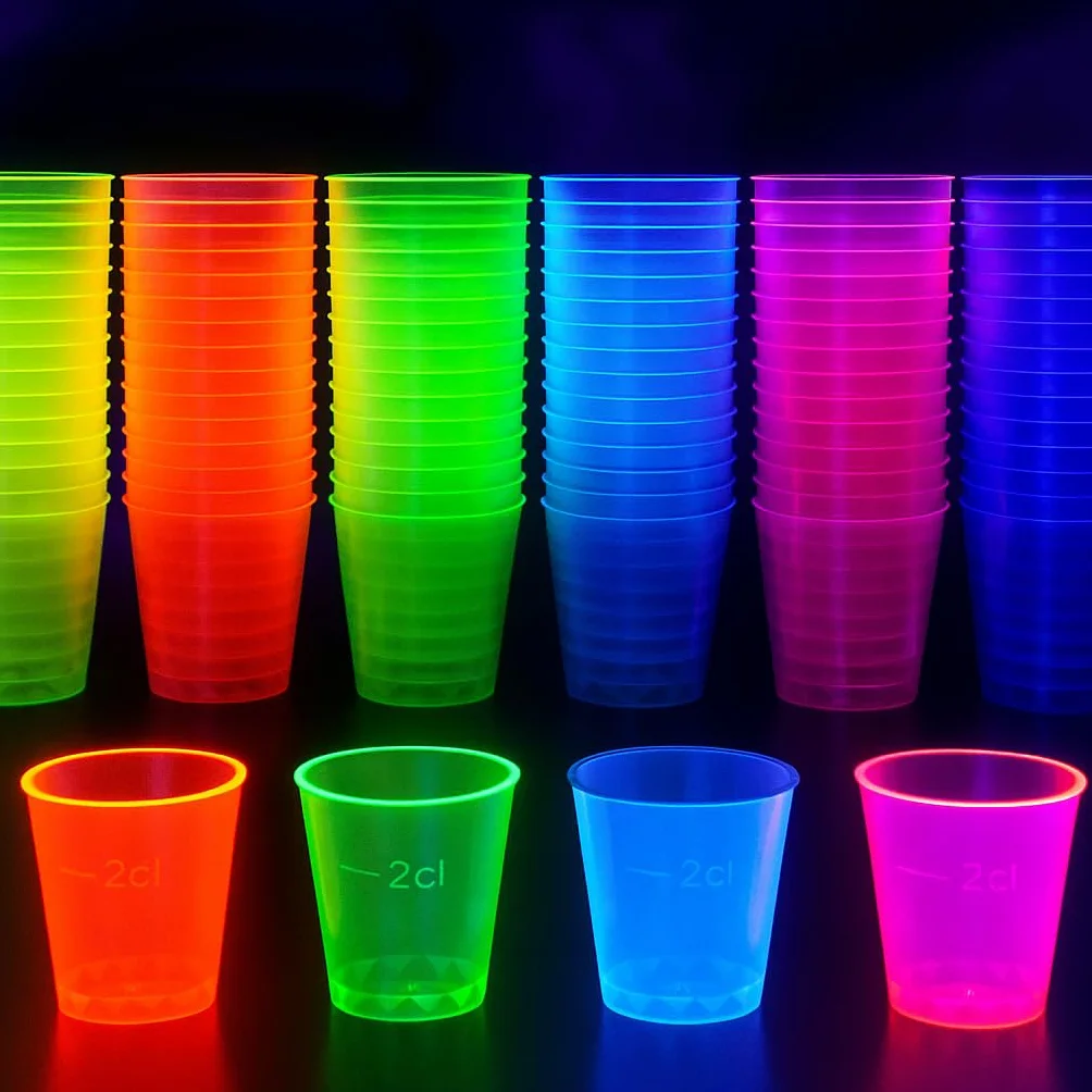 MATANA 300 Vasos de Chupito de Plástico Duro Neón, 30ml - Reactiva a los Rayos UV - Resistentes y Reutilizables - Cumpleaños, Bodas, Despedidas de Soltera o Soltero, Barbacoas, Fiestas