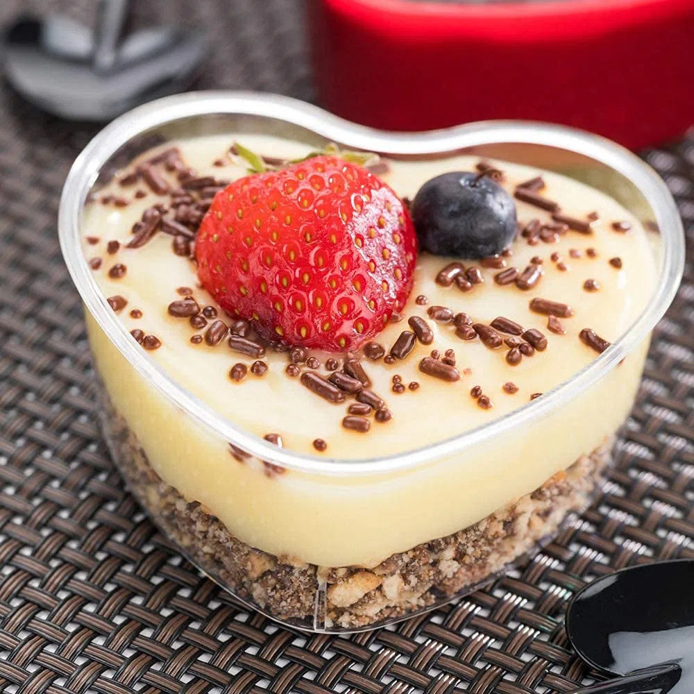 LATERN 50 Piezas Vasos de Postre de Plástico, 150ml Tazas de Postre en Forma de Corazón Copa de Aperitivo Transparente Parfait Tazón para Servir Reutilizable para Fiesta de Mousse Pudín (7,3 x 6cm)