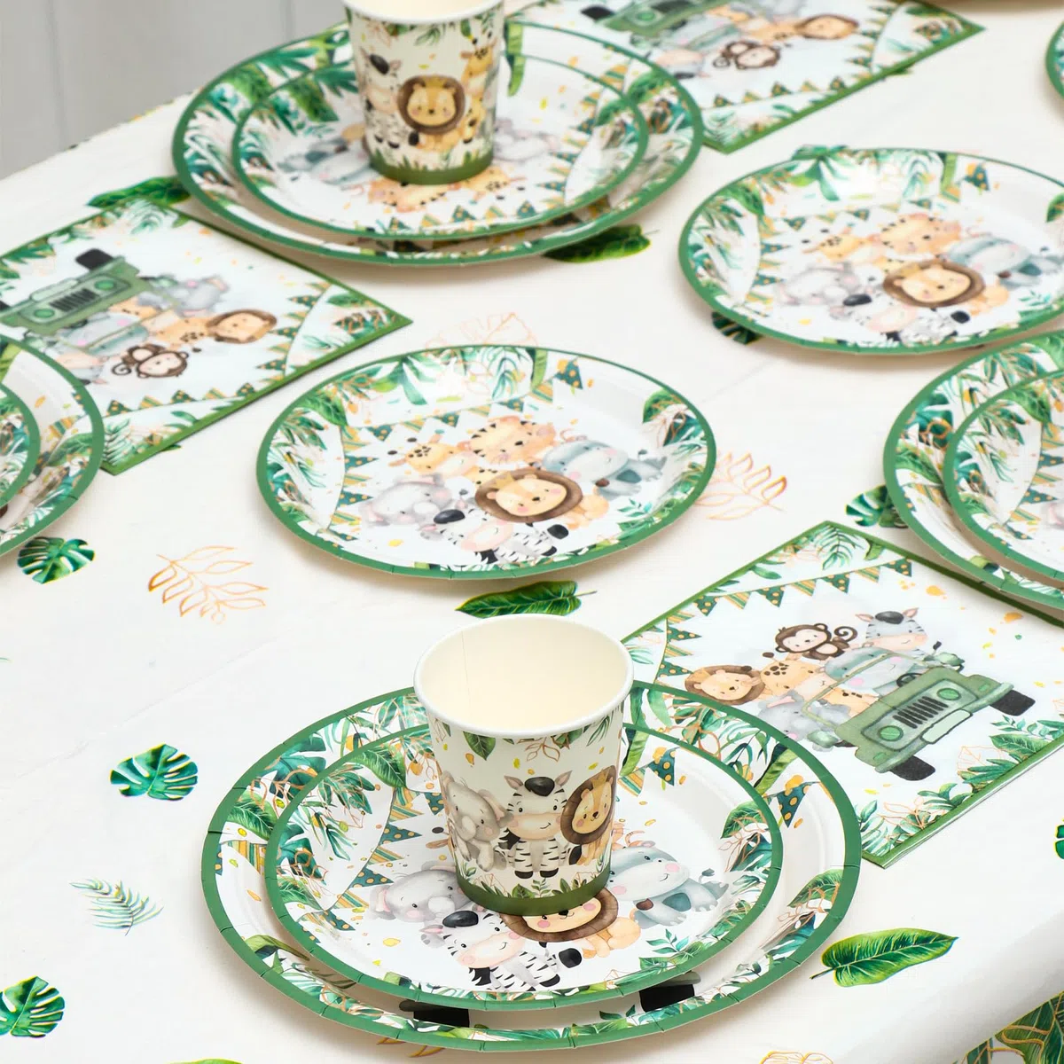 Vajilla Desechable Jungle Safari, 96 Piezas Vajilla Desechable Animale, Verde Salvia Platos Cumpleaños Infantil, Platos Tazas Servilletas Animale para Jungle Safari Cumpleaños Baby Shower 24 Invitados