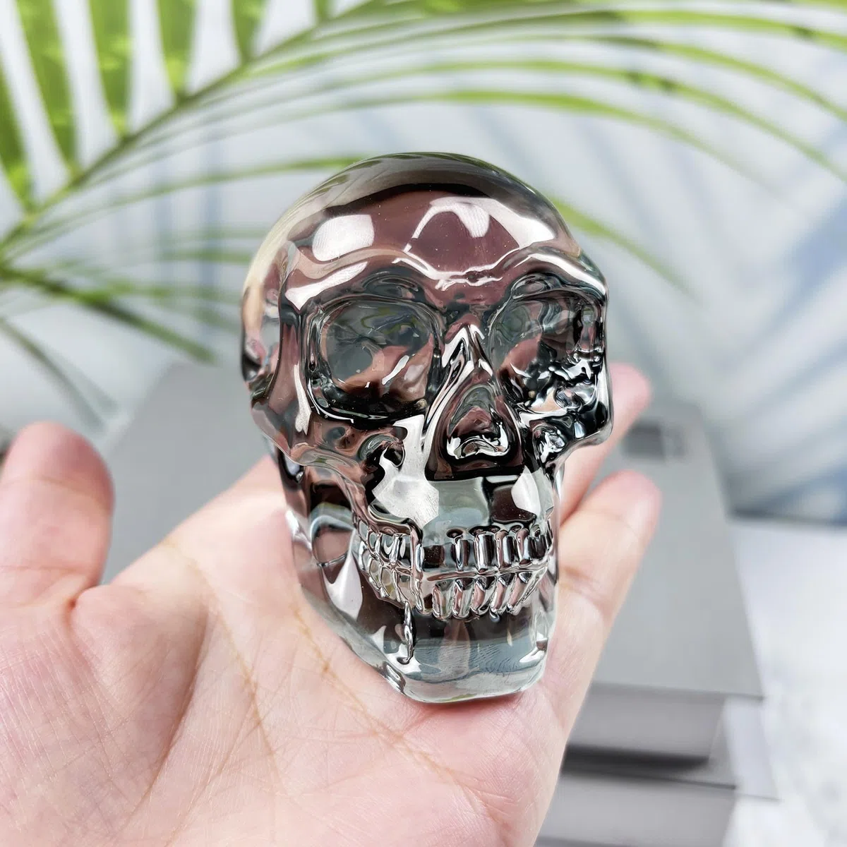 Estatuas de calavera de cristal, figuras de calavera K9, decoración de Halloween, regalos para mujeres, chapado en gris, 2.8 pulgadas