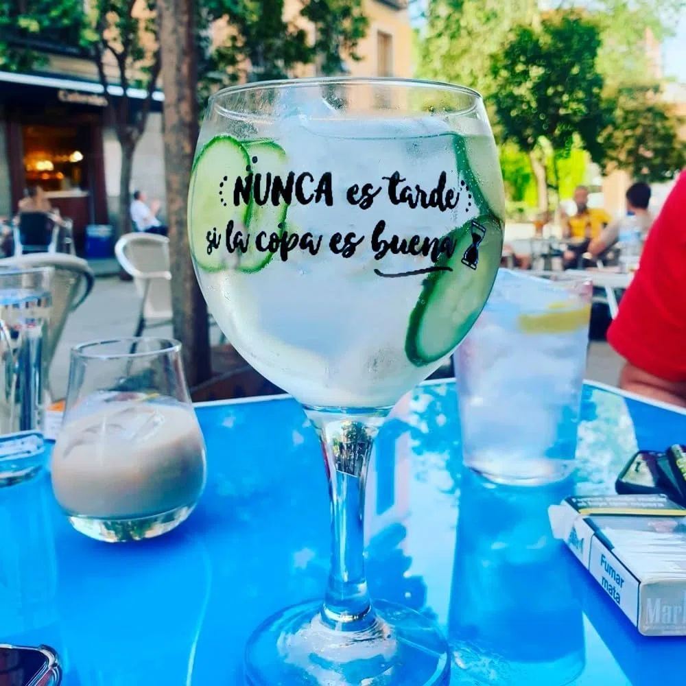 Copa balón Cocktail cristal 64.5 cl. NUNCA ES TARDE SI LA COPA ES BUENA frase divertida