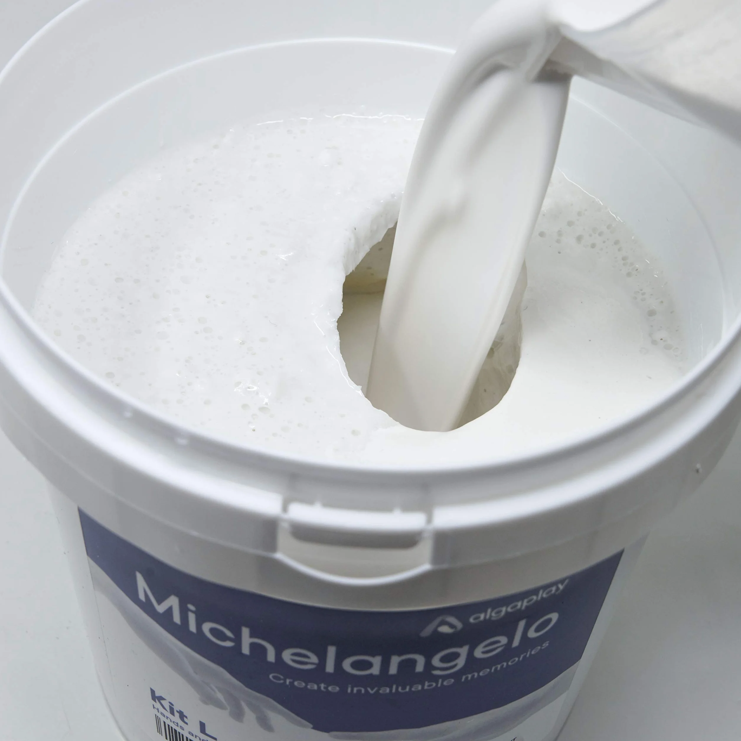 Algaplay Miguel Ángel Casting Plaster 2 kg. Tixotrópico sintético y no tóxico de alta dureza y resistencia. Ideal para moldes y positivos en copia.