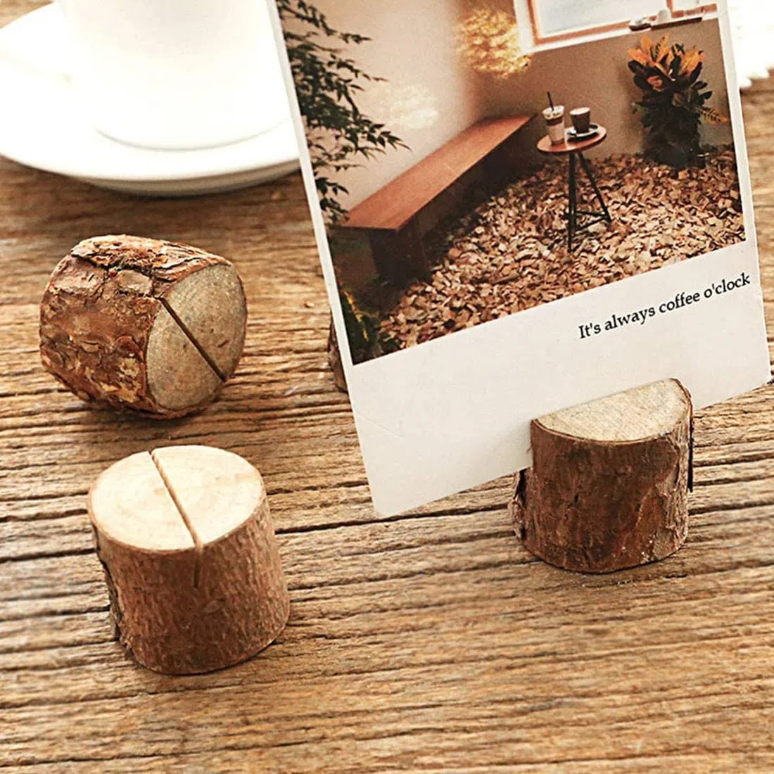Portatarjetas de mesa rústico, madera auténtica, con corteza de madera, soporte para tarjetas de mesa, soporte para fotos, nombres, tarjetas para bodas, fiestas (30 soportes + 30 papeles de estraza)
