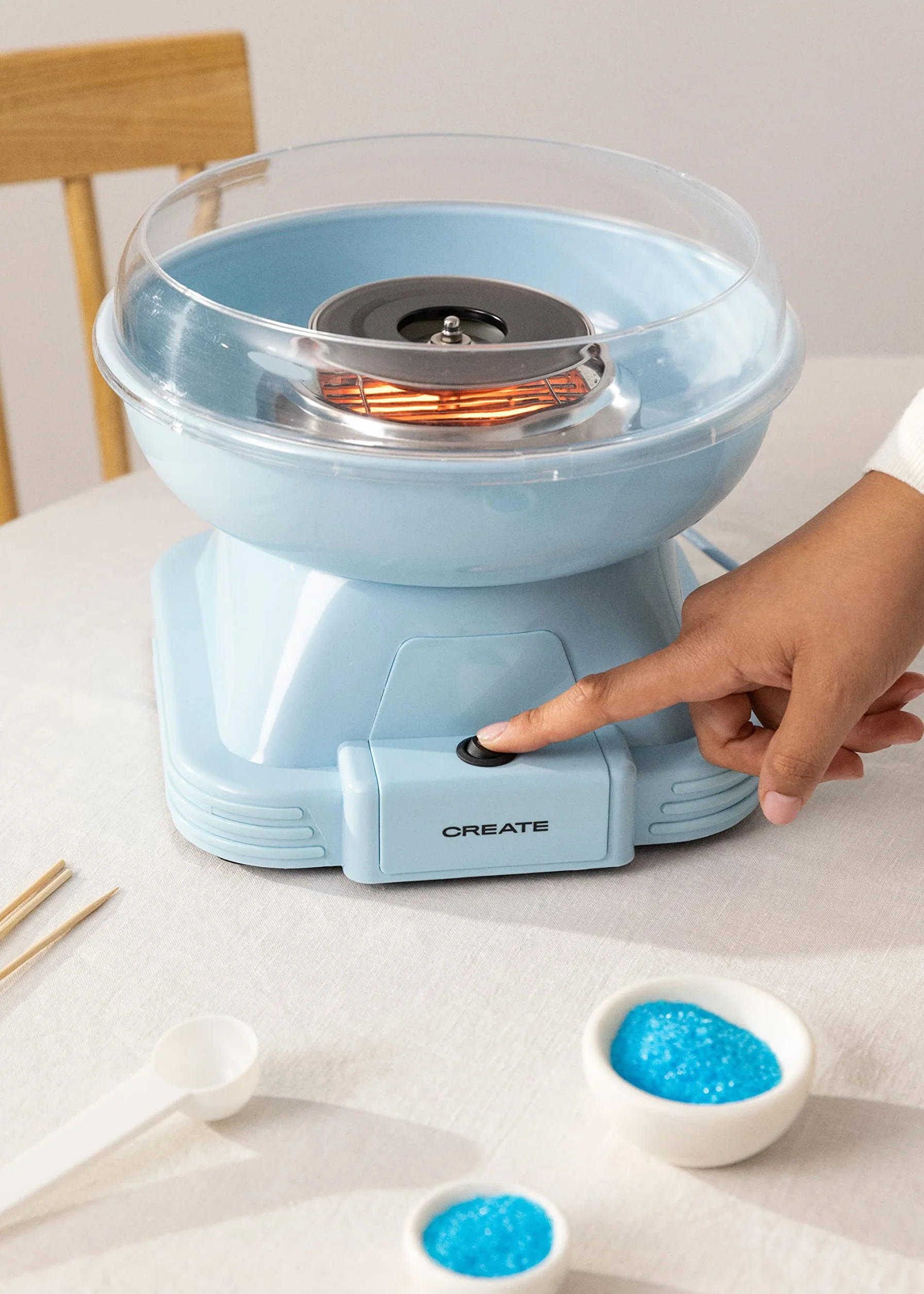 CREATE/COTTON CANDY MAKER/Máquina de algodón de azúcar Azul / 500W. diseño retro. patas antideslizantes. sitema de seguridad anti recalentamiento